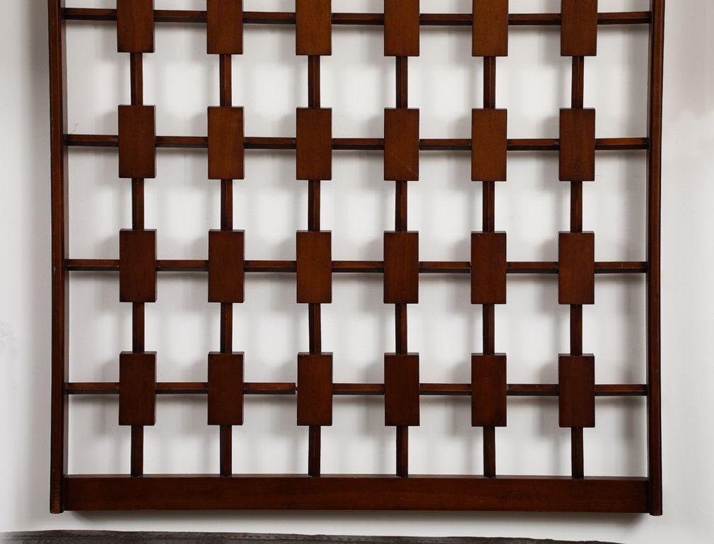 Lattice Wall Mounted Decoration In Good Condition For Sale In Greenwich, CT