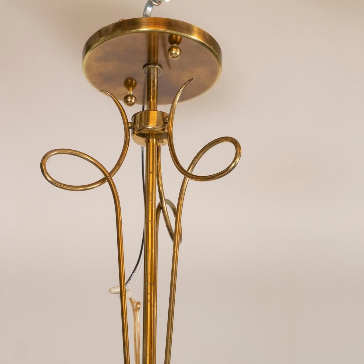Lattimo glass and brass pendant In condizioni buone in vendita a Tarrytown, NY