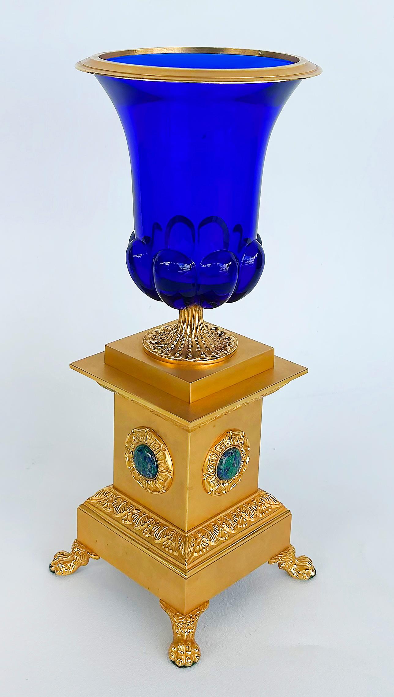 Laudarte SRLCurna de cristal cobalto, bronce dorado oro 24K con piedra malaquita, Italia Neoclásico en venta
