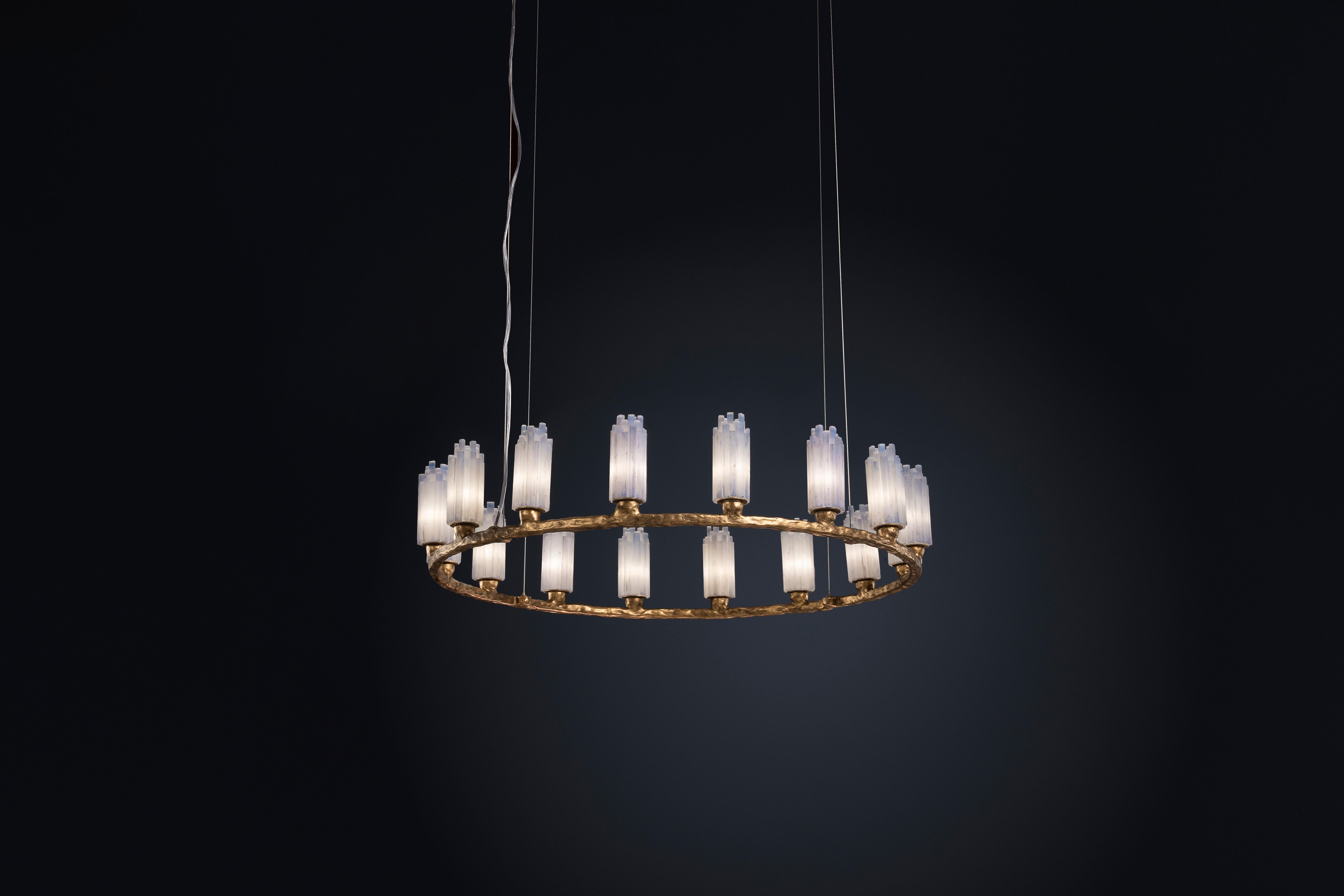 Selenite Pendant Lamp III by Aver
Dimensions: Ø 83 x H 16.5 cm.
Materials: Metal, selenite.

Different finishes available: Rustic Bronze, Vintage Gold, Aged Copper Veneer, Onyx Veneer, Gold Veneer, Bronze Gold Veneer, Aged Gold Veneer, Smoked Gold