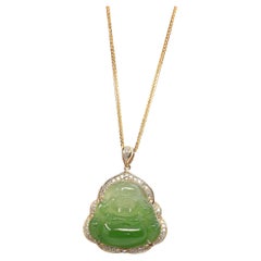 „Lachender Buddha“ 14k Gelbgold Nephrit Apfelgrüne Jade mit VS1 Diamanten