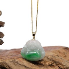 Collier « Laughing Buddha » en jade vert et jadéite riche avec boucle en or jaune 14k