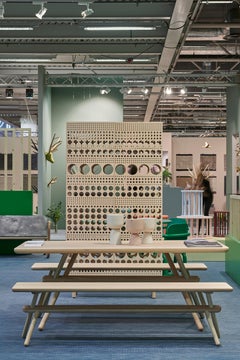 Laulu, armoire en bois de design scandinave moderne avec Matti Klenell