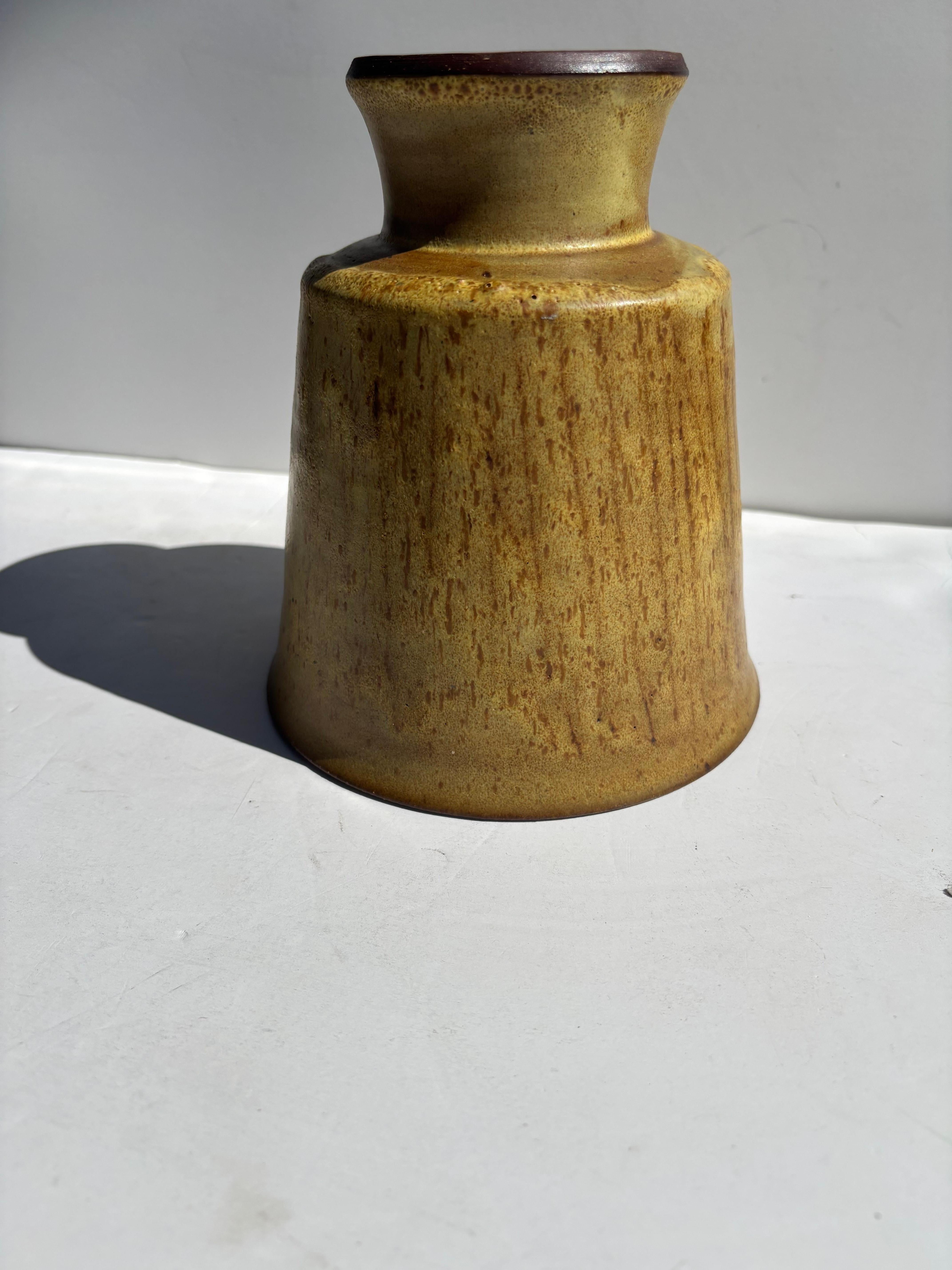 Fatto a mano Vaso in ceramica Laura Andreson firmato, datato 53. in vendita