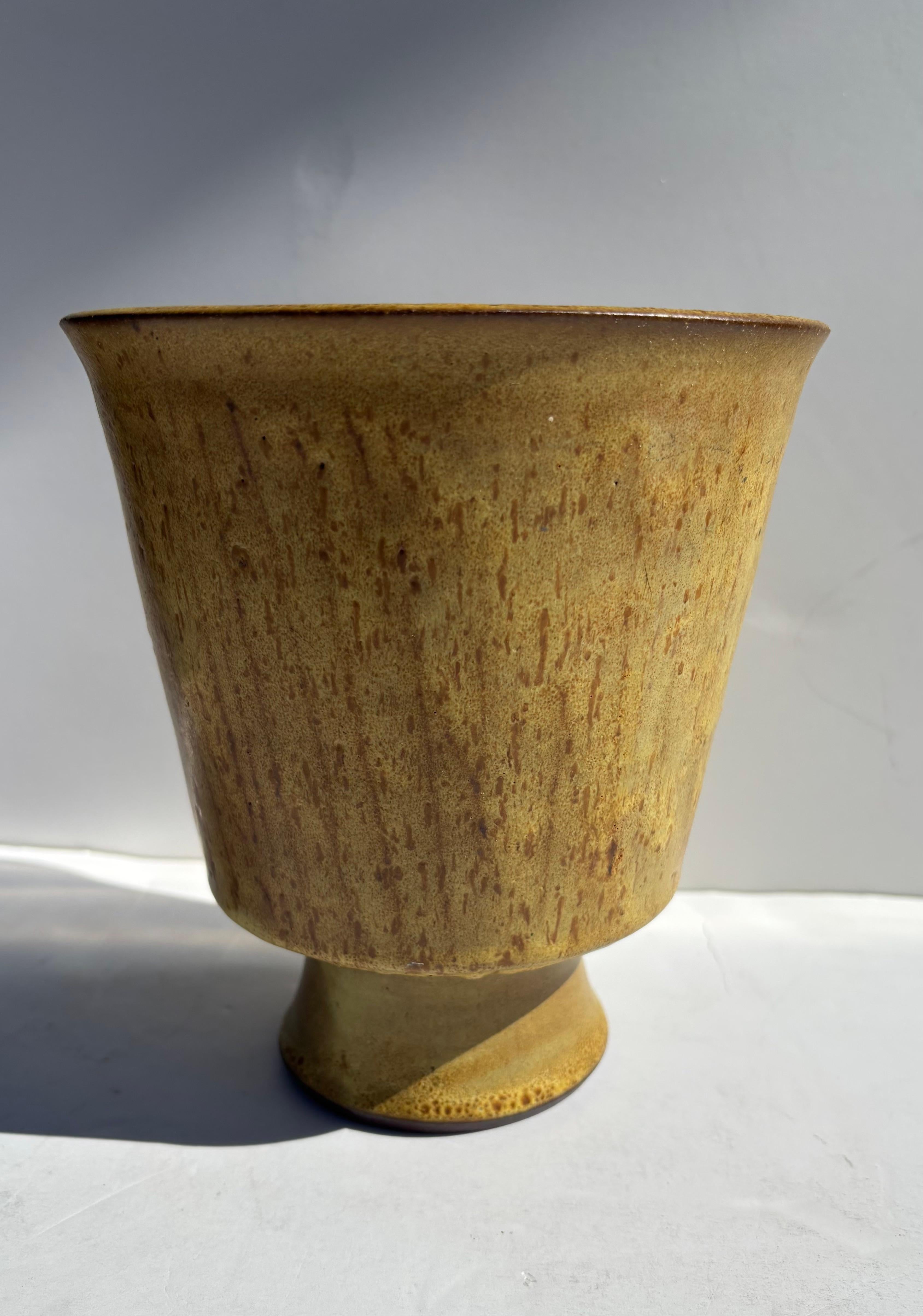 Vaso in ceramica Laura Andreson firmato, datato 53. In condizioni buone in vendita a Los Angeles, CA