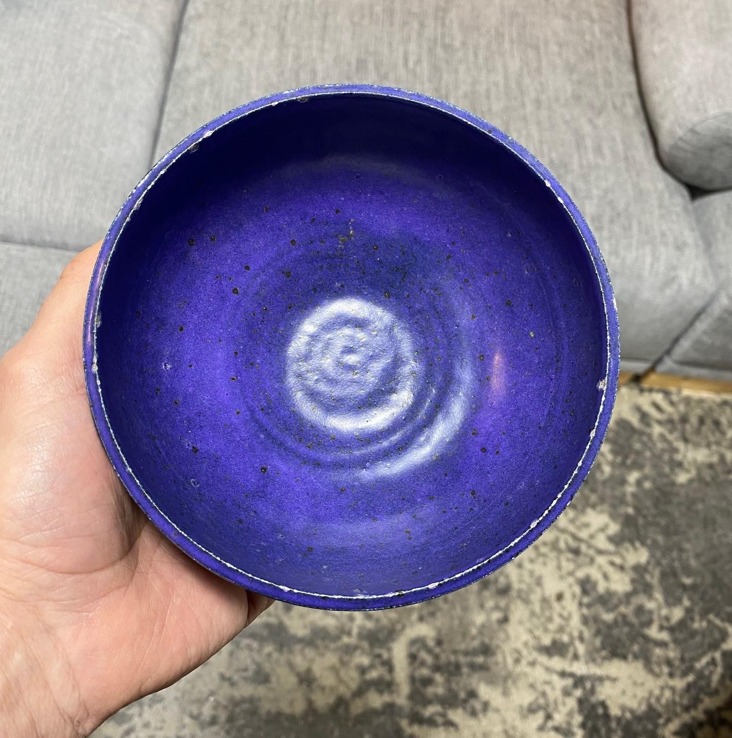 Laura Andreson ha firmato la ciotola in ceramica Studio Pottery firmata e smaltata della California moderna del metà del secolo scorso in vendita 6