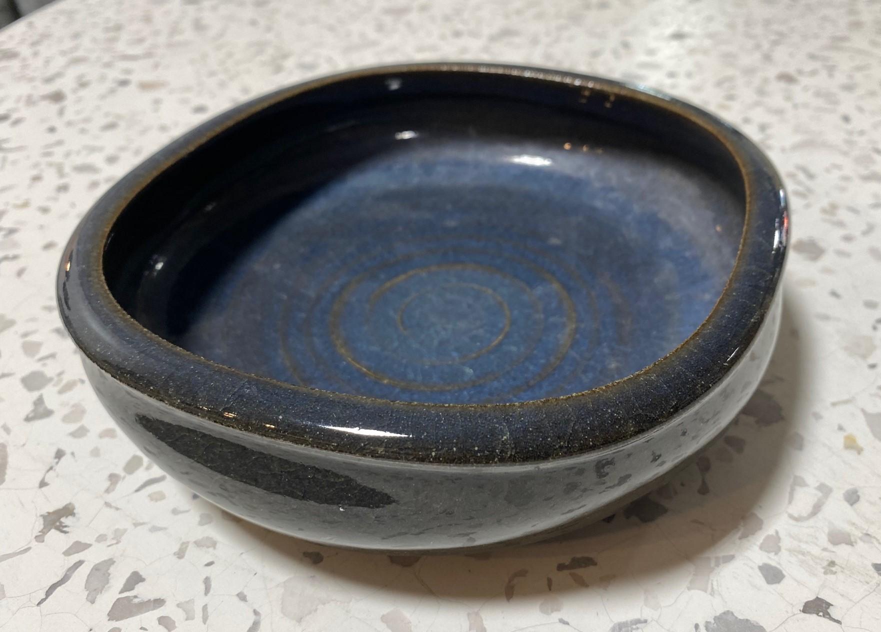 Earthenware Laura Andreson Signed Glazed Mid-Century Modern California Studio Pottery Bowl For Sale