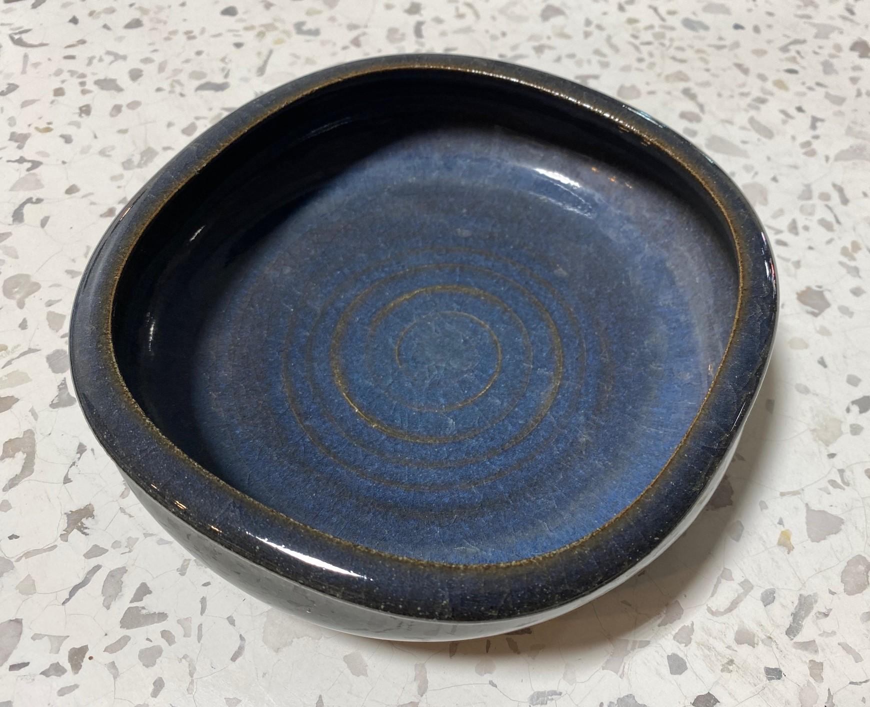 Laura Andreson Signed Glazed Mid-Century Modern California Studio Pottery Bowl For Sale 1