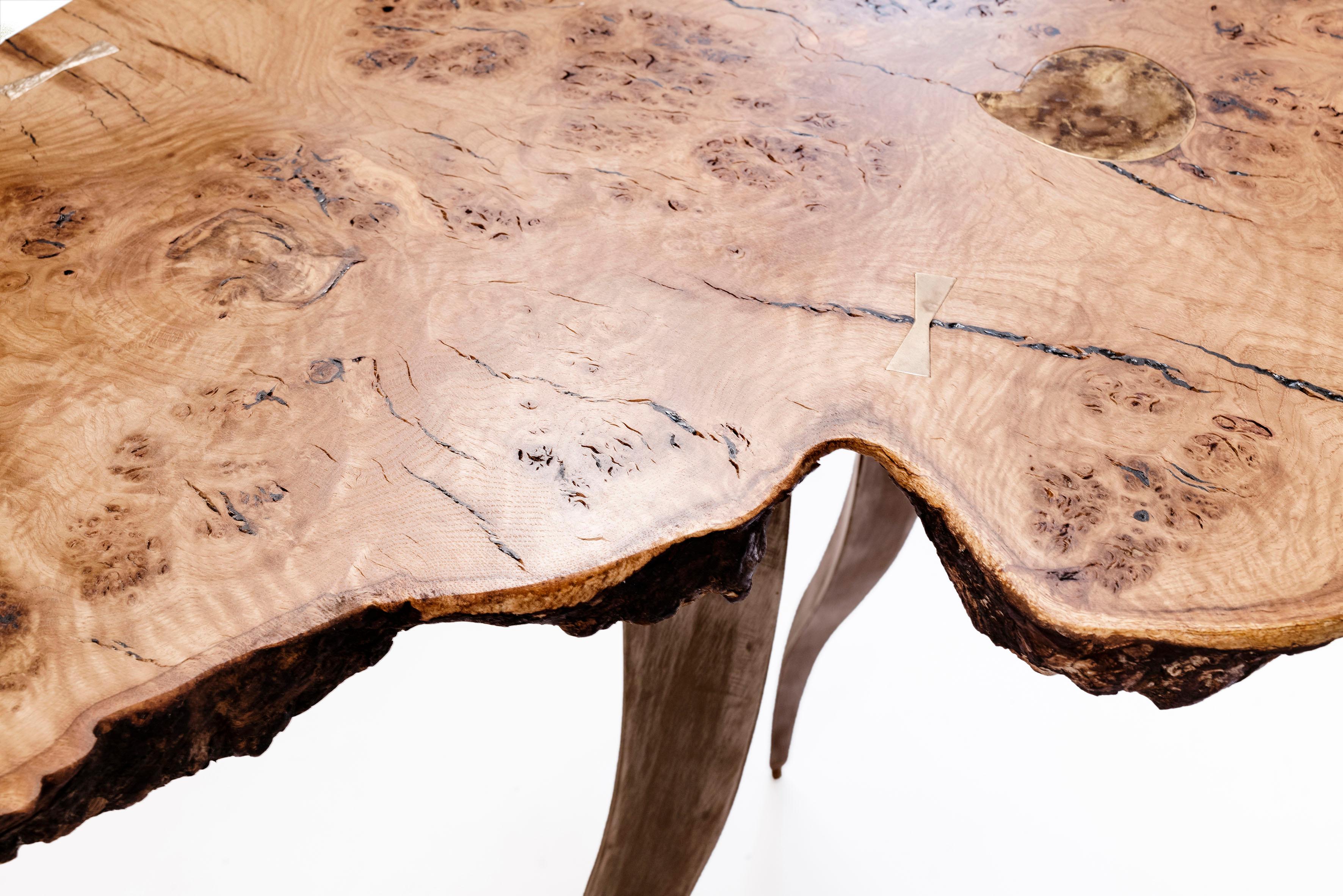Laura Bergsøe Table in Wild Danish Oak and Brass For Sale 3