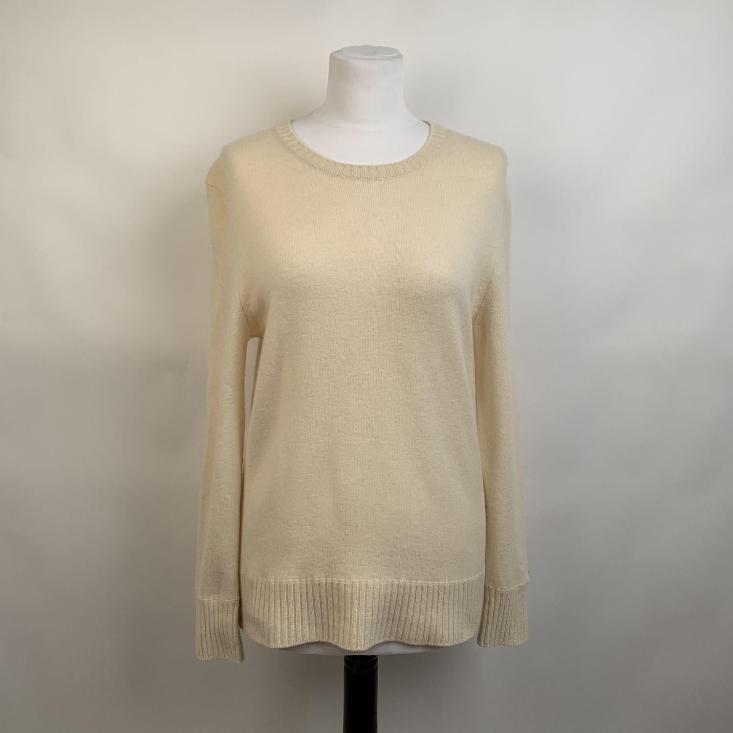 Long sleeve styling Laura Biagiotti jumper. Featuring boat neckline. Ivory color. Composition: 70% Merino Wool, 30% Cashemre. Size 40. it should correspond to a SMALL size.



Details

MATERIAL: Wool Blend

COLOR: Ivory

MODEL: Sweater

GENDER: