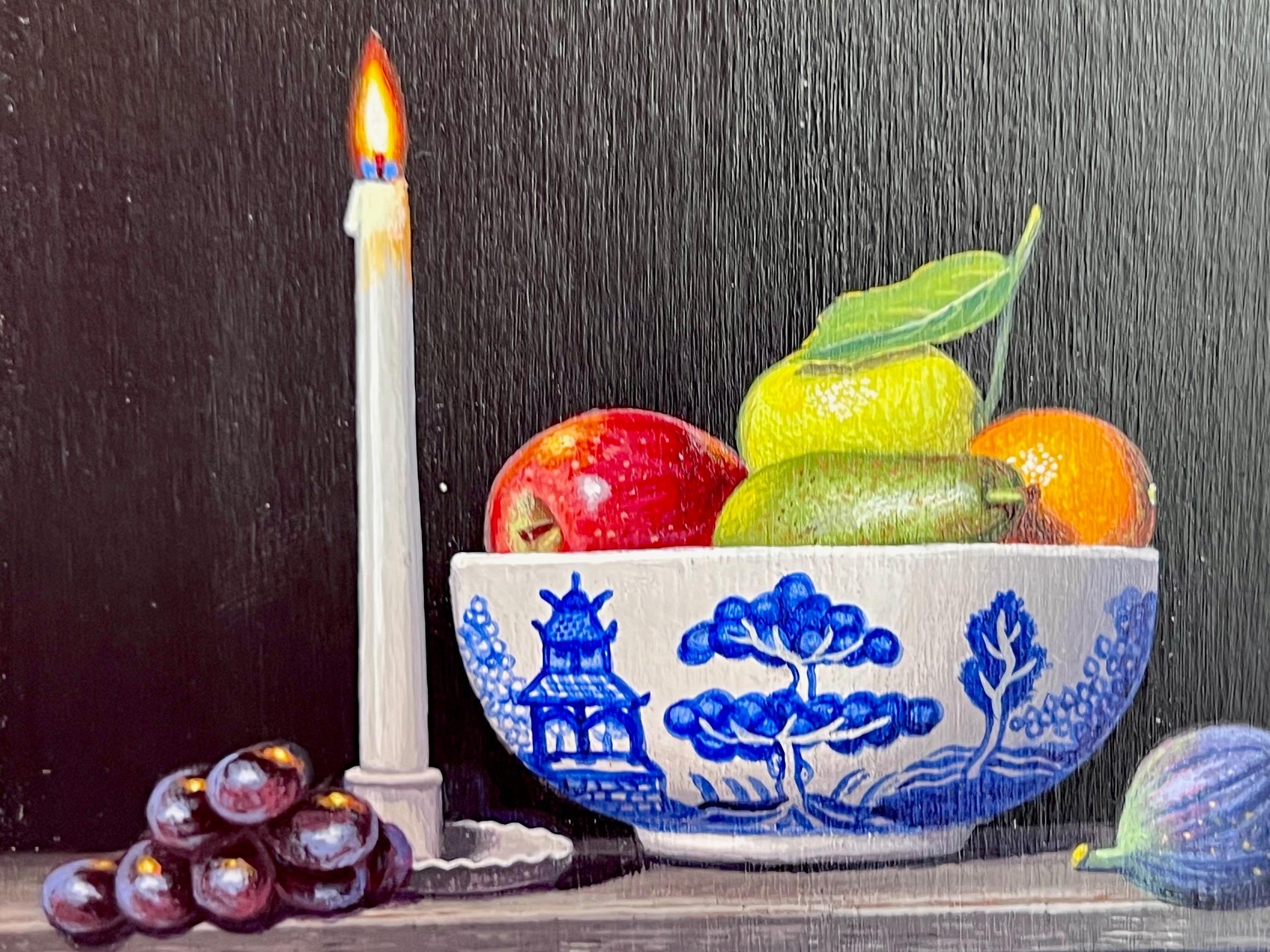 Obstschale und Kerze - Original Realismus Stillleben Acrylmalerei Kunst (Schwarz), Still-Life Painting, von Laura Critchlow
