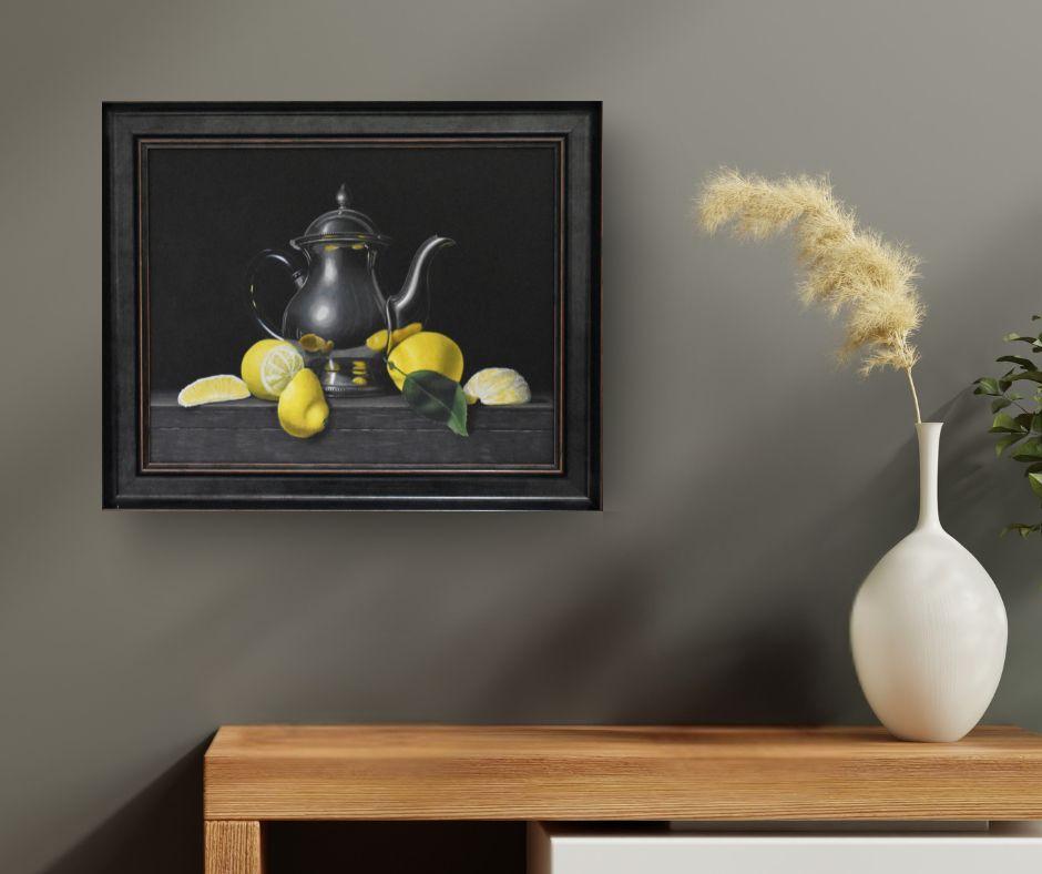 Zitronentee - original realismus stillleben malerei - zeitgenössische kunst – Painting von Laura Critchlow