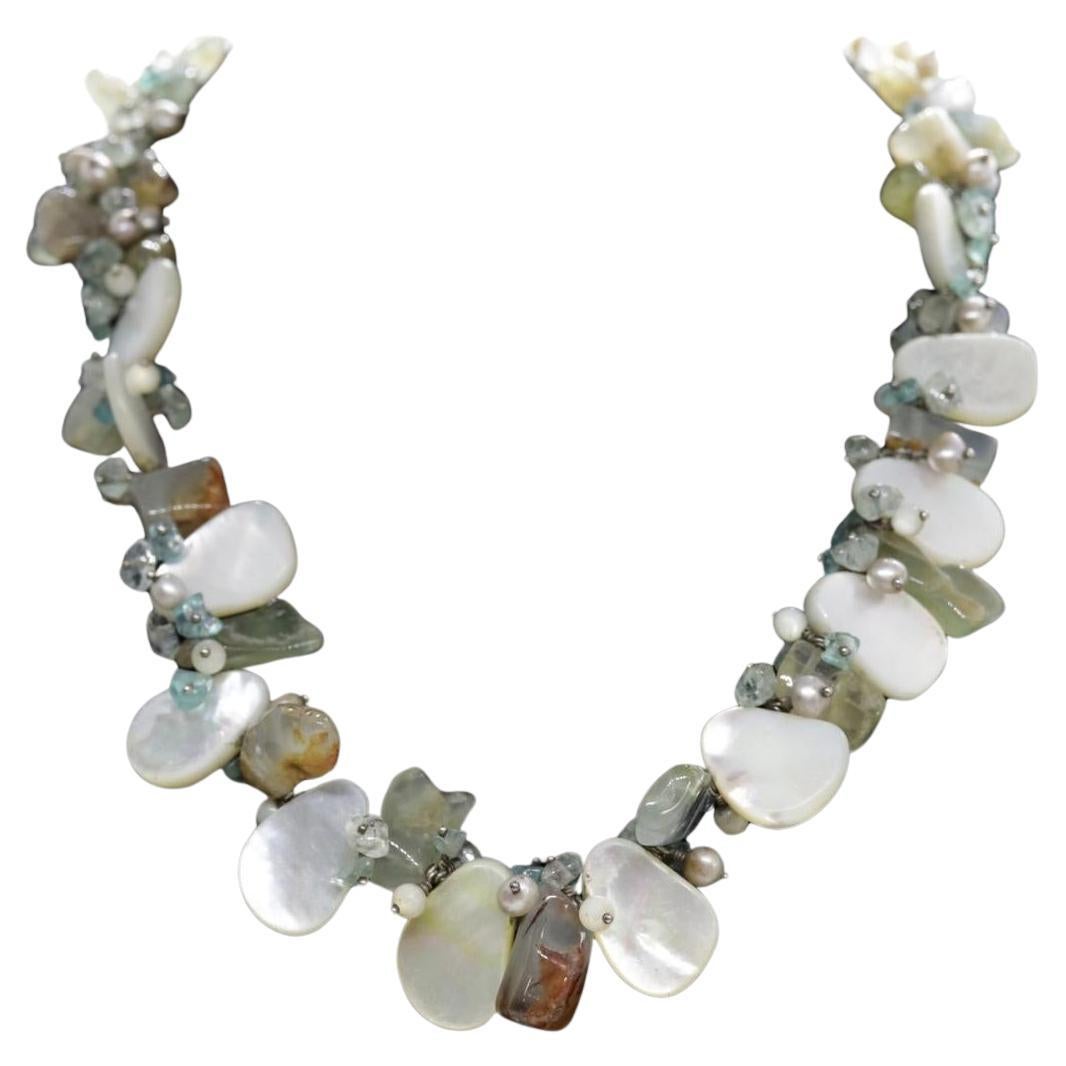 Laura Gibson & Gibson Collana. Gibson Sterling Silver Mother of Pearl Dangling Candy