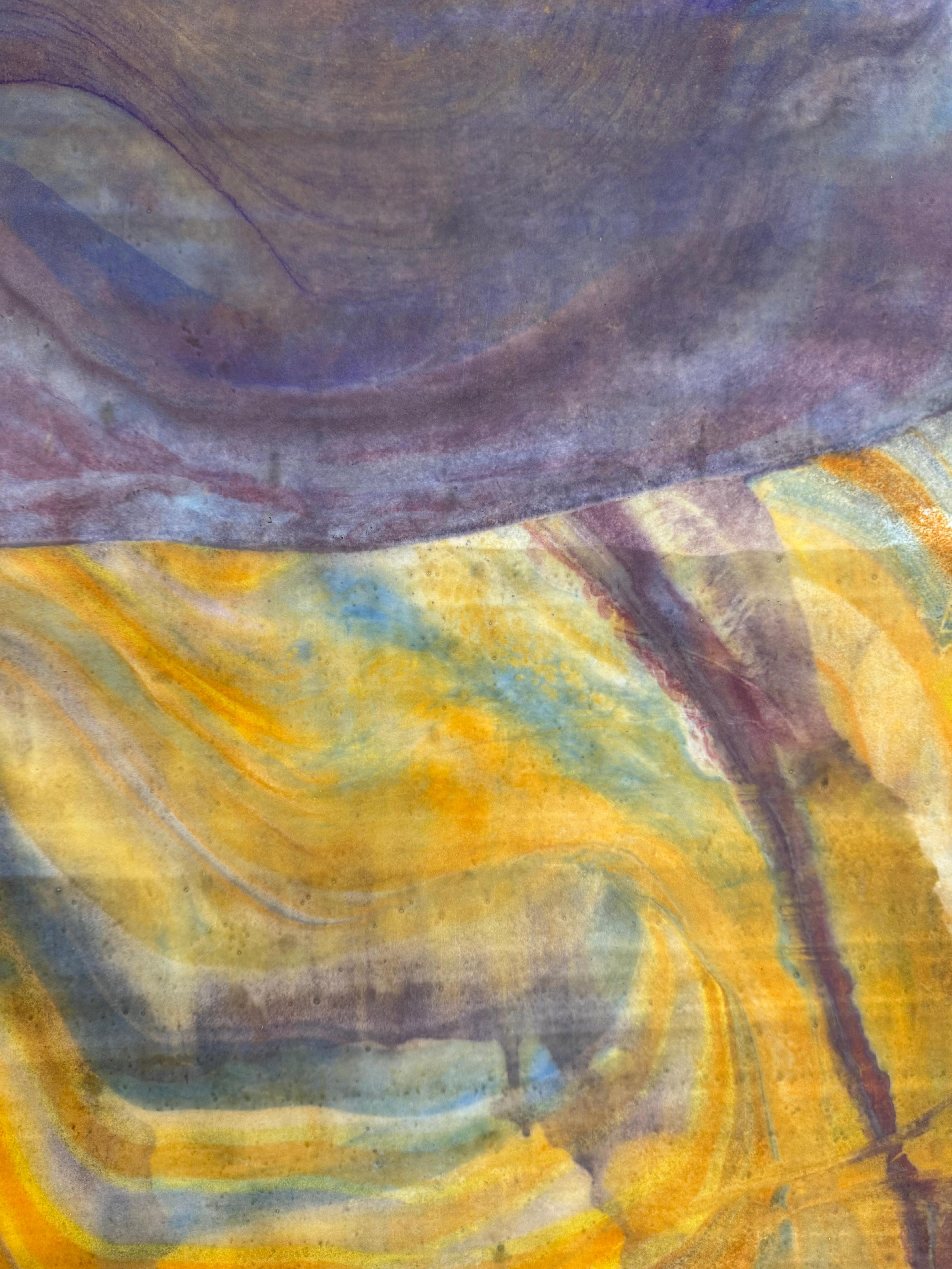 Brooding - Geologia astratta contemporanea Monotipo a encausto Giallo Viola, 2025 in vendita 3