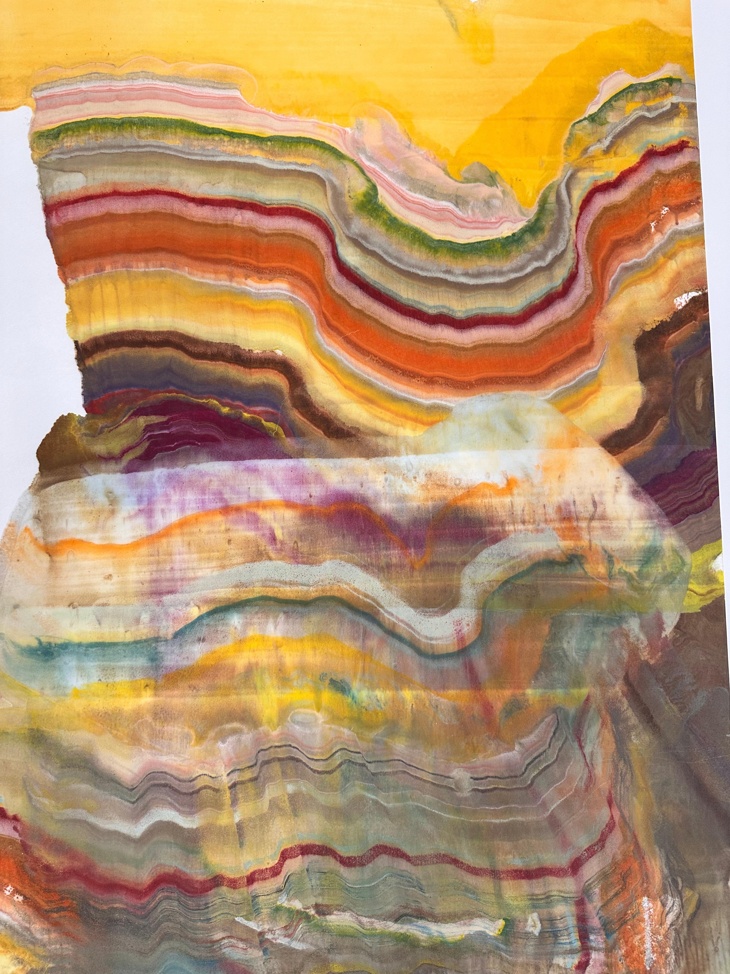 Statische Elektrizität - Zeitgenössische abstrakte Geologie Enkaustik-Monotypie, 2024 (Braun), Abstract Print, von Laura Moriarty
