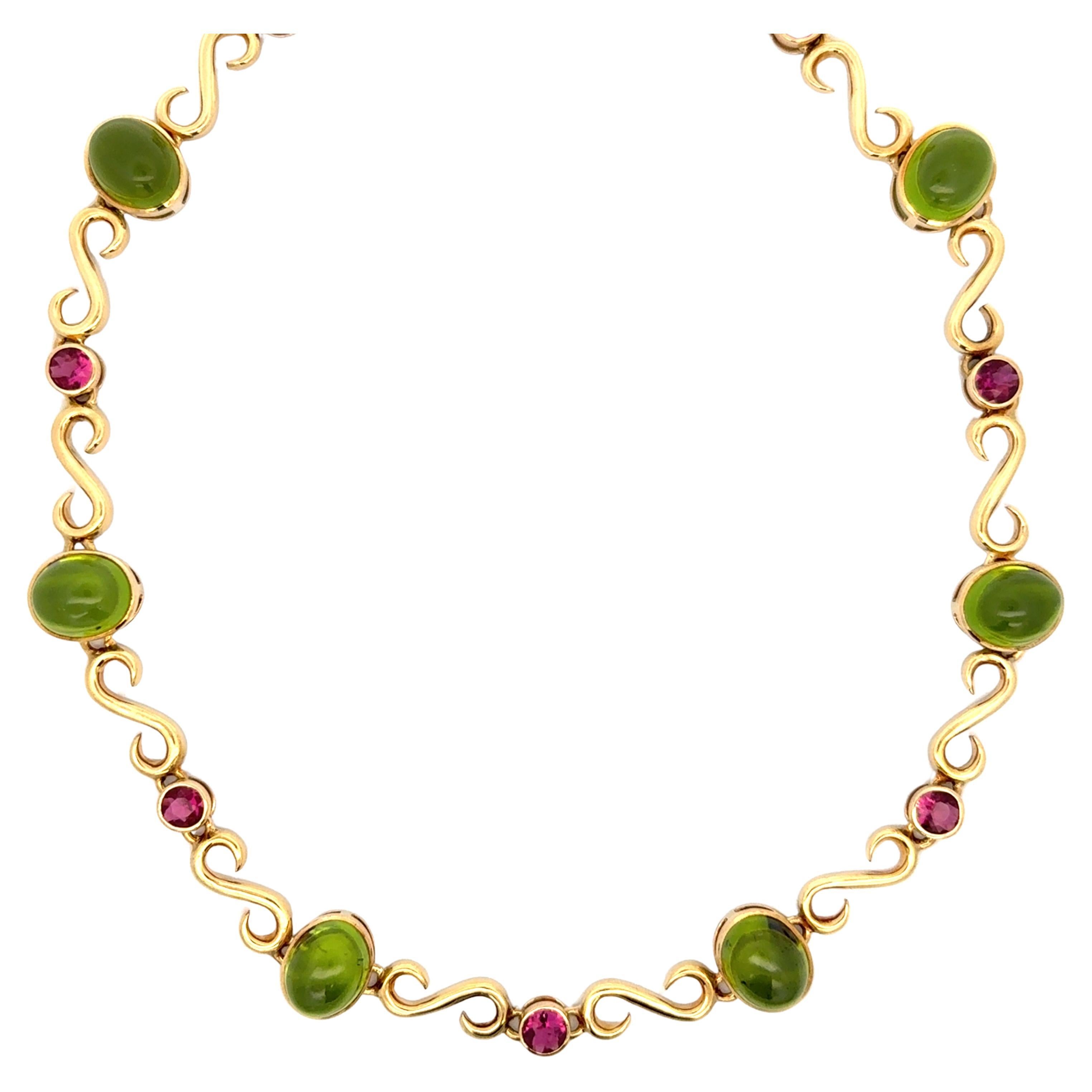 Laura Munder Halskette aus 18 Karat Gelbgold mit Peridot und rosa Turmalin im Angebot