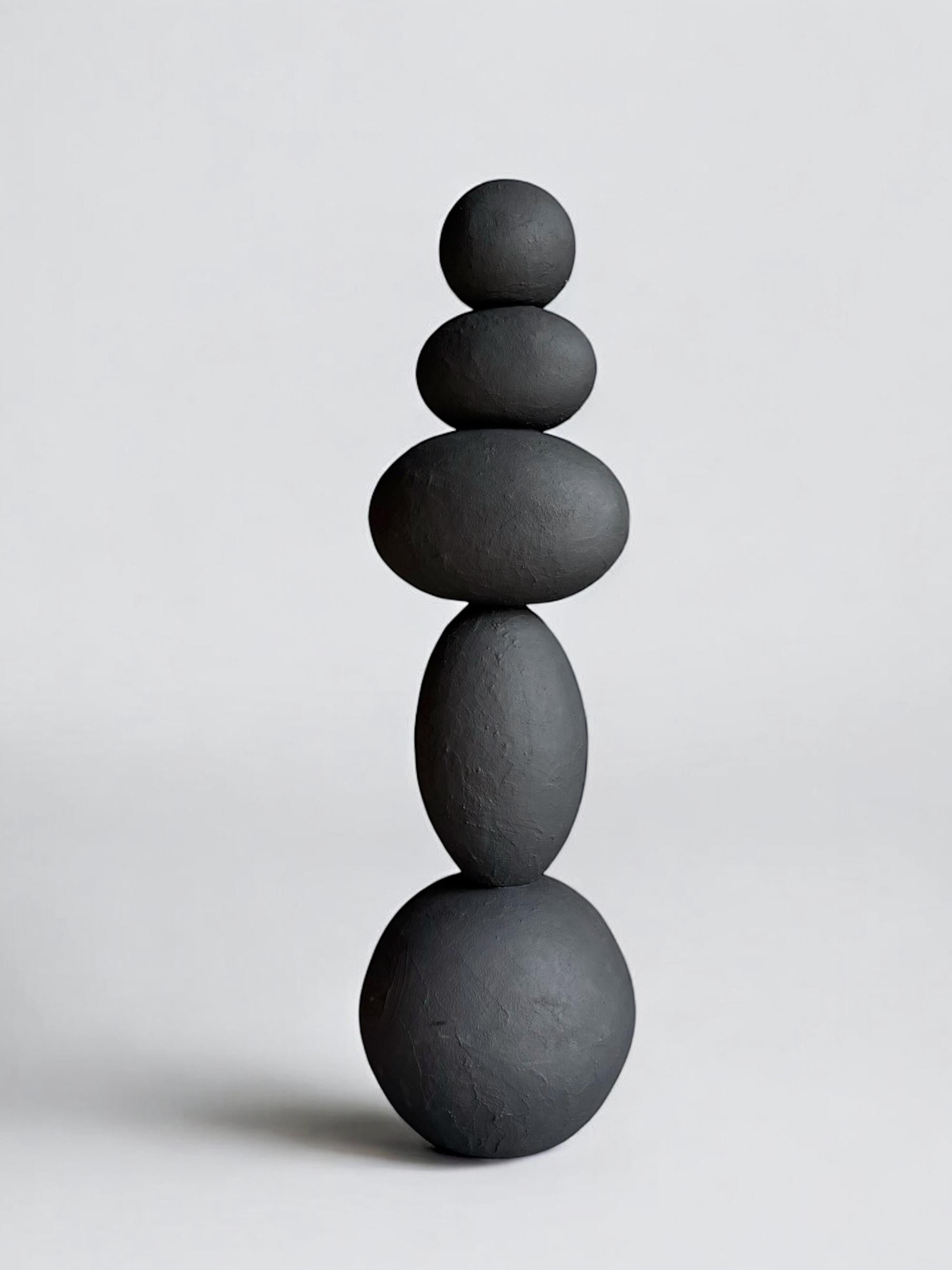 Scultura Totem Nera in Ceramica, 2025 - 'Zia tranquilla' in vendita 4