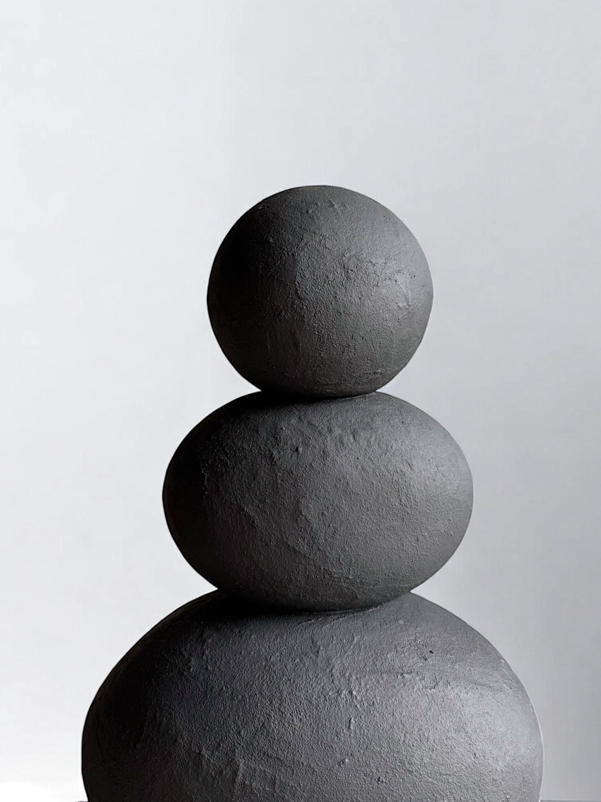 Scultura Totem Nera in Ceramica, 2025 - 'Zia tranquilla' in vendita 5