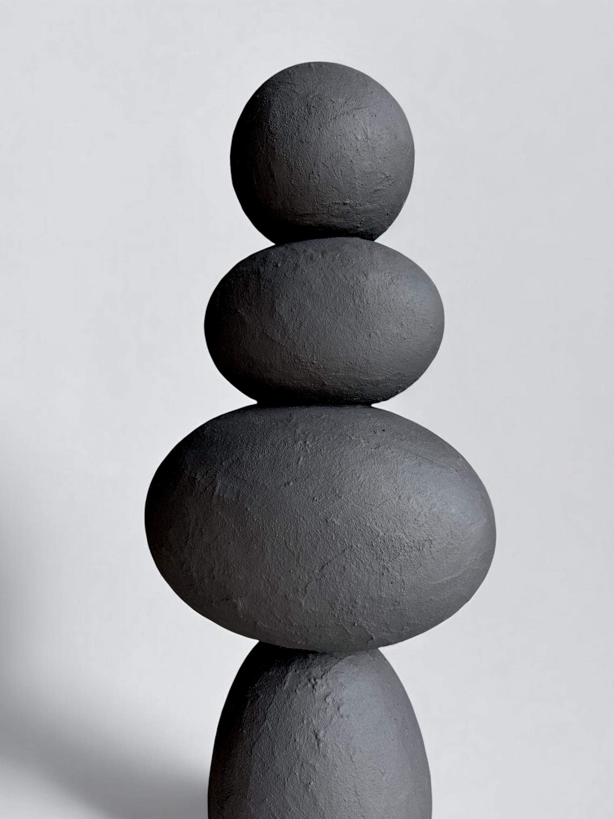Scultura Totem Nera in Ceramica, 2025 - 'Zia tranquilla' in vendita 6