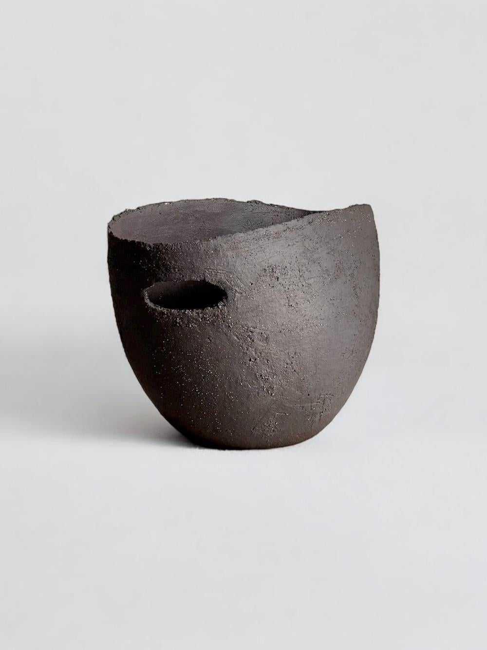 Dark Ceramic Sculpture with Texture, 2025 - 'Coal scuttle' - Brown Abstract Sculpture by Laura Pasquino