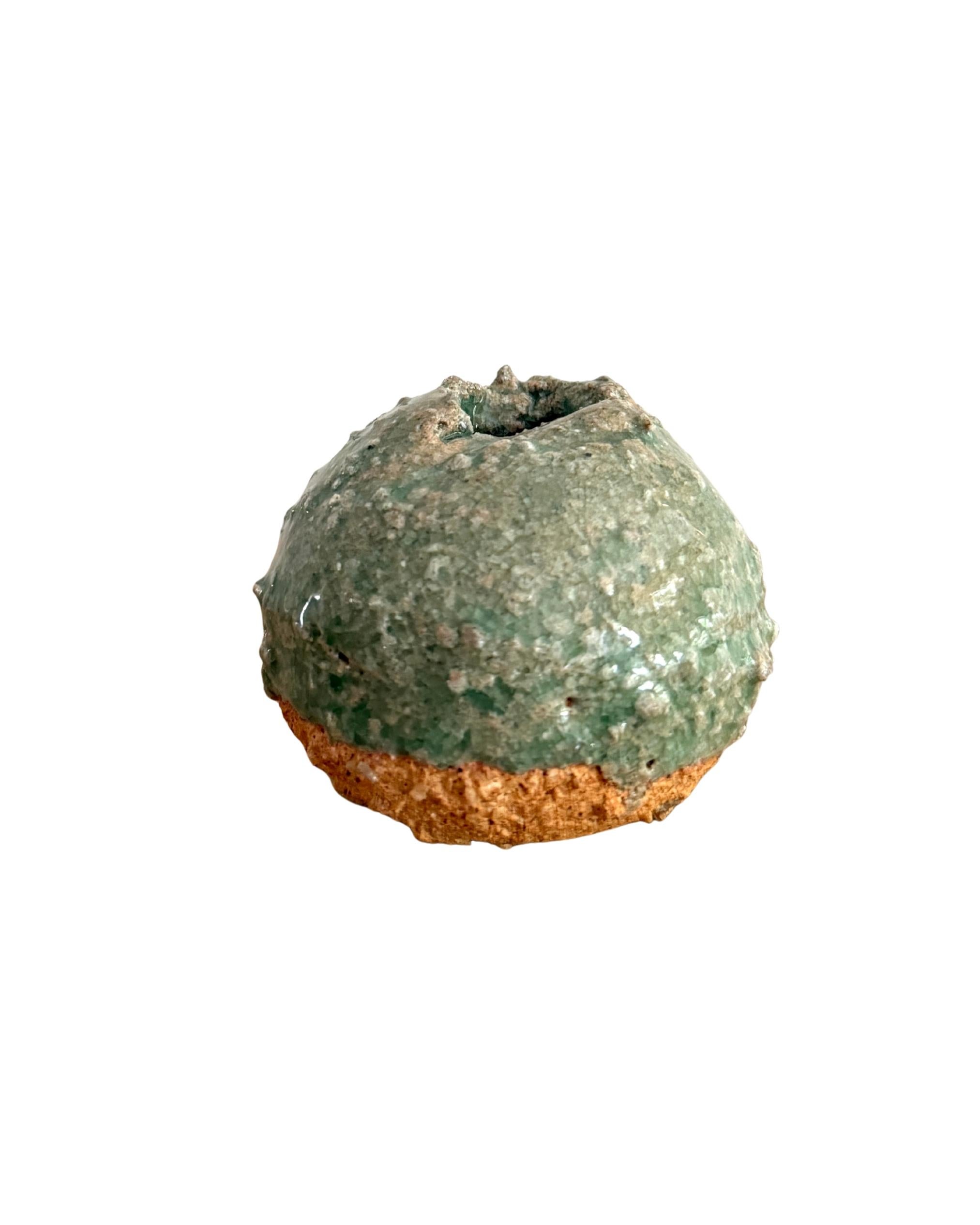 Réalisé lors de la résidence de l
artiste en Chine, au Wangou Art Center.
Longquan, Chine, Exposition individuelle
Une question de temps
Centre d
art de Wangou
30.08-30.09 2025

S
inspirant d
anciennes traditions céramiques, notamment la poterie