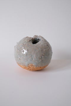 Escultura de cerámica en miniatura de superficie lisa, Laura Pasquino - 'Celadón 2