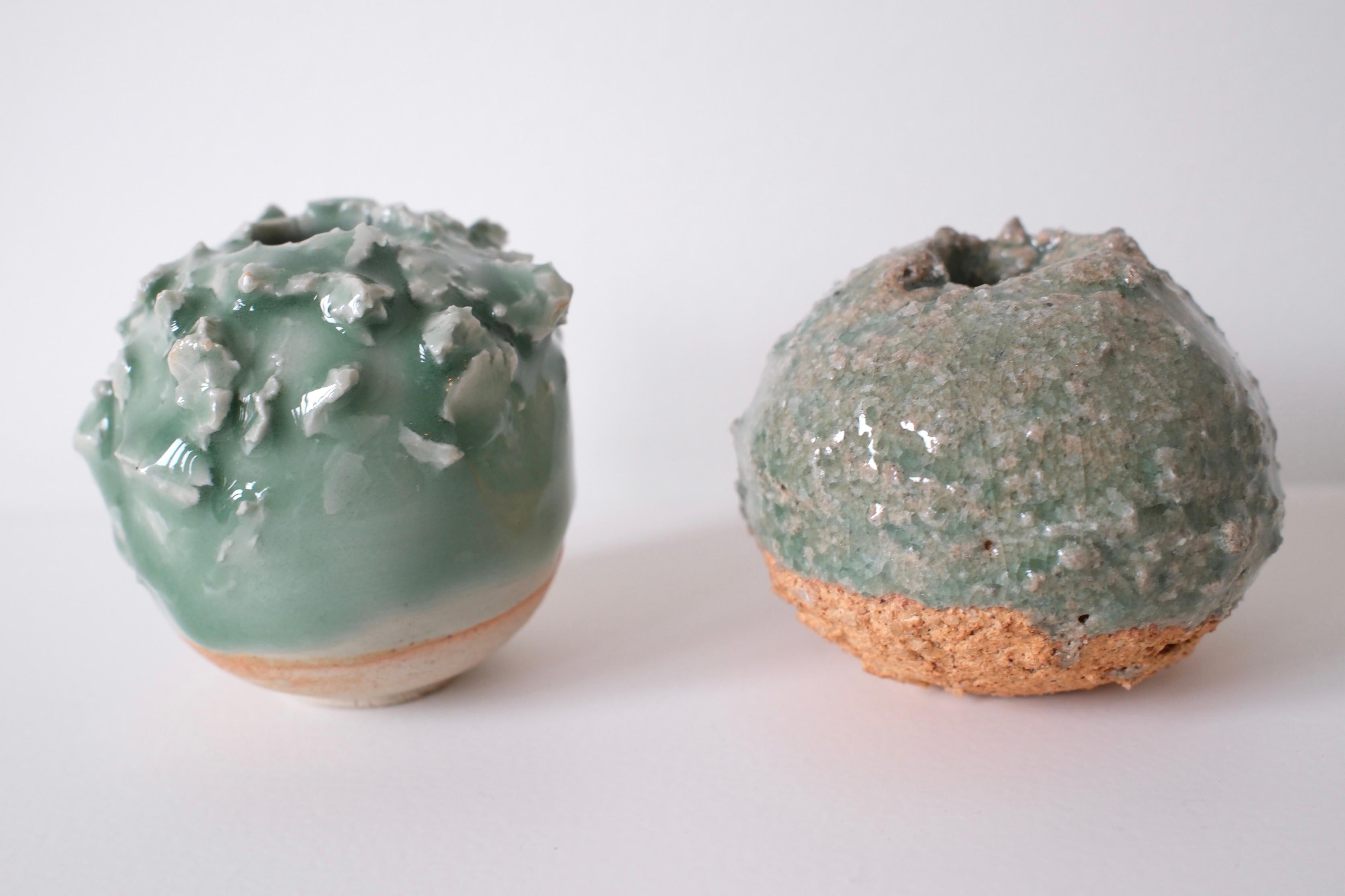 Miniatur-Keramik-Skulptur mit Textur, Laura Pasquino - 