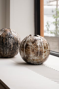 Sculpture ronde en céramique verte, 2024 « Drops Sculpture 4 »