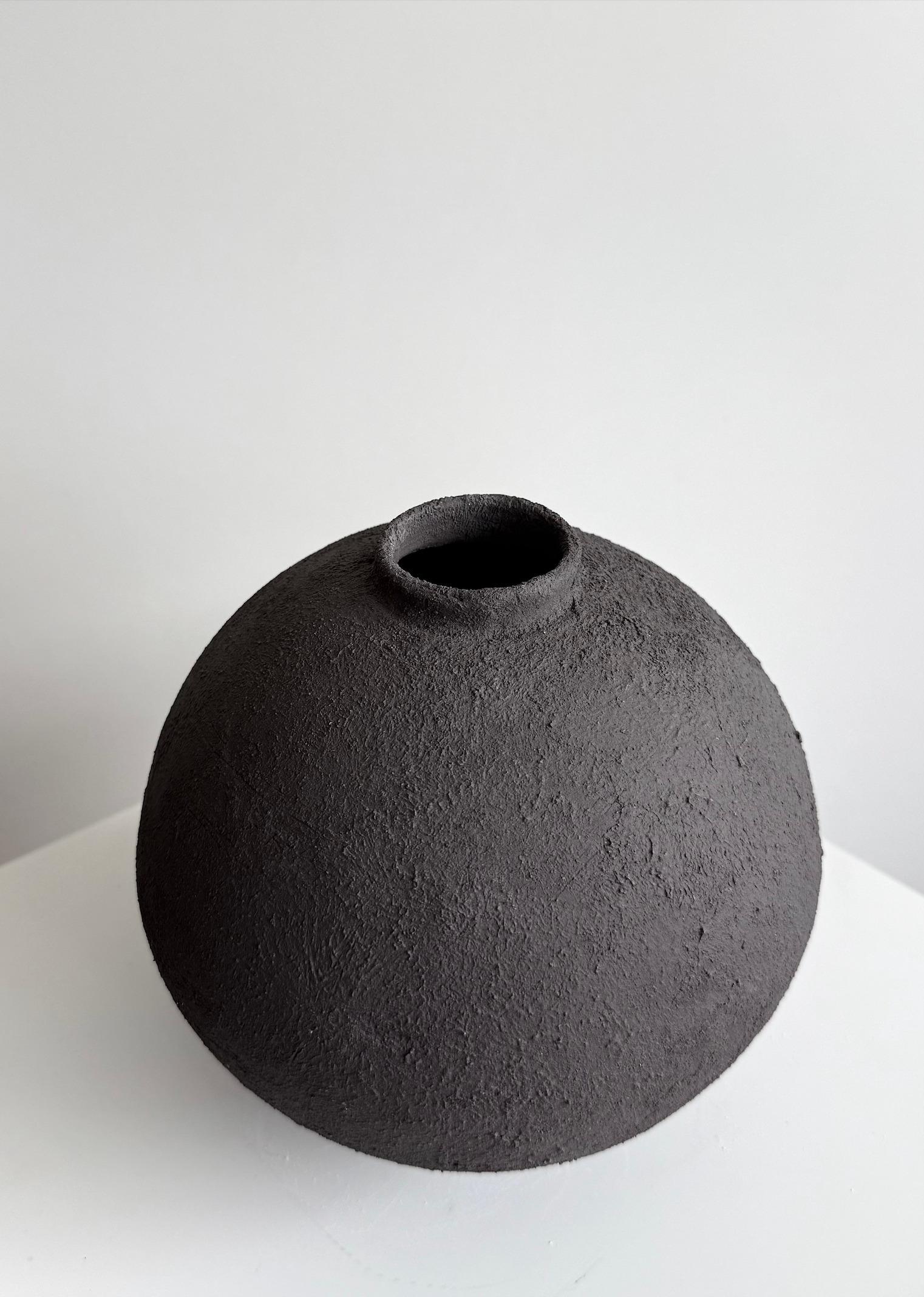 Small Black Ceramic Sculpture with Texture, 2021 - 'Black vase 01' For Sale 1