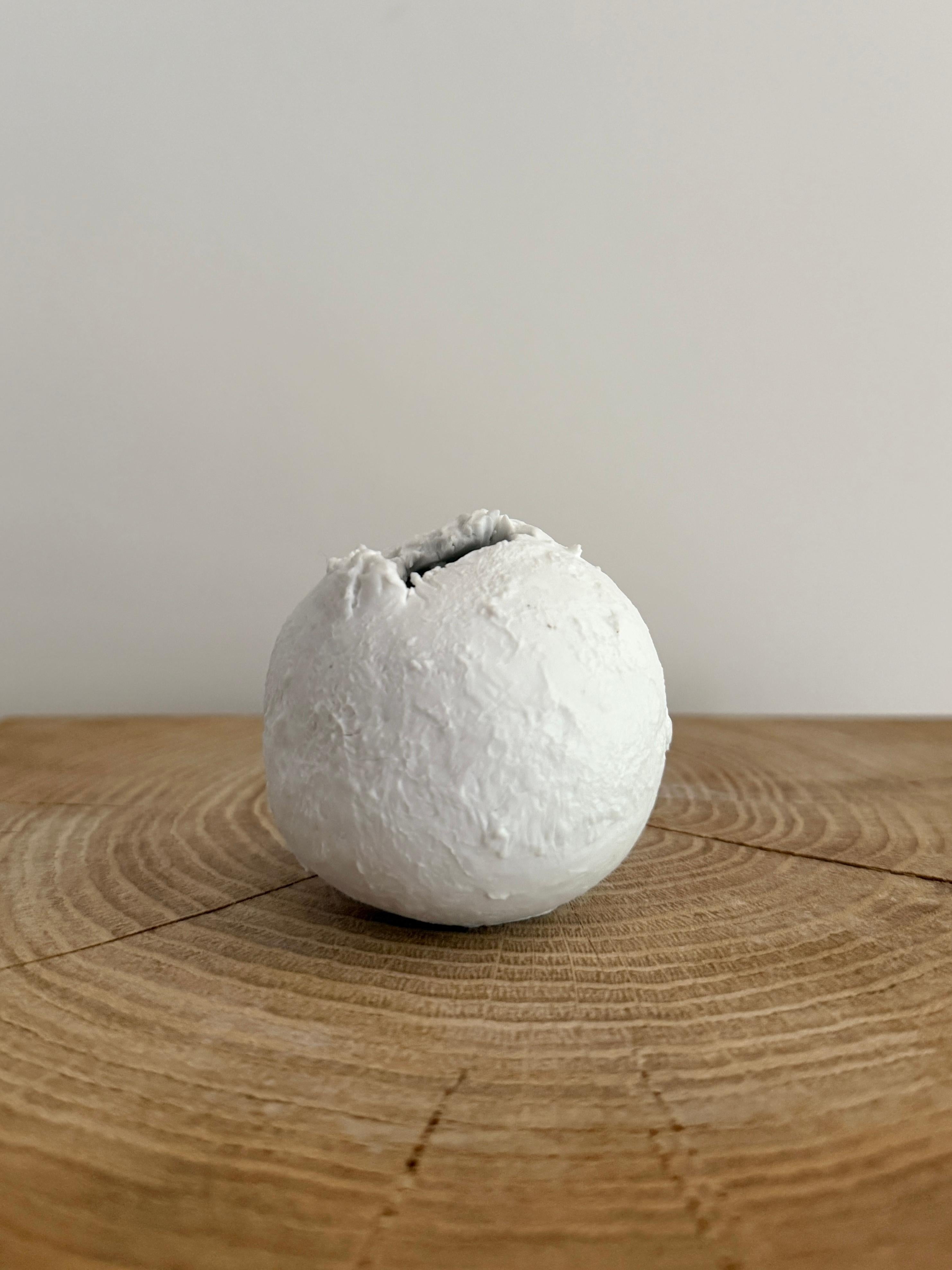 Piccola scultura in ceramica con texture, Laura Pasquino - Miniatura 