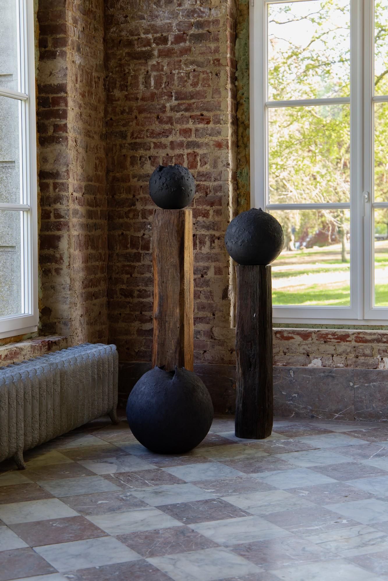 Skulpturales Stück aus schwarzer Keramik mit Rohoberfläche, 2024, ohne Titel 84, Skulptur (Zeitgenössisch), Sculpture, von Laura Pasquino
