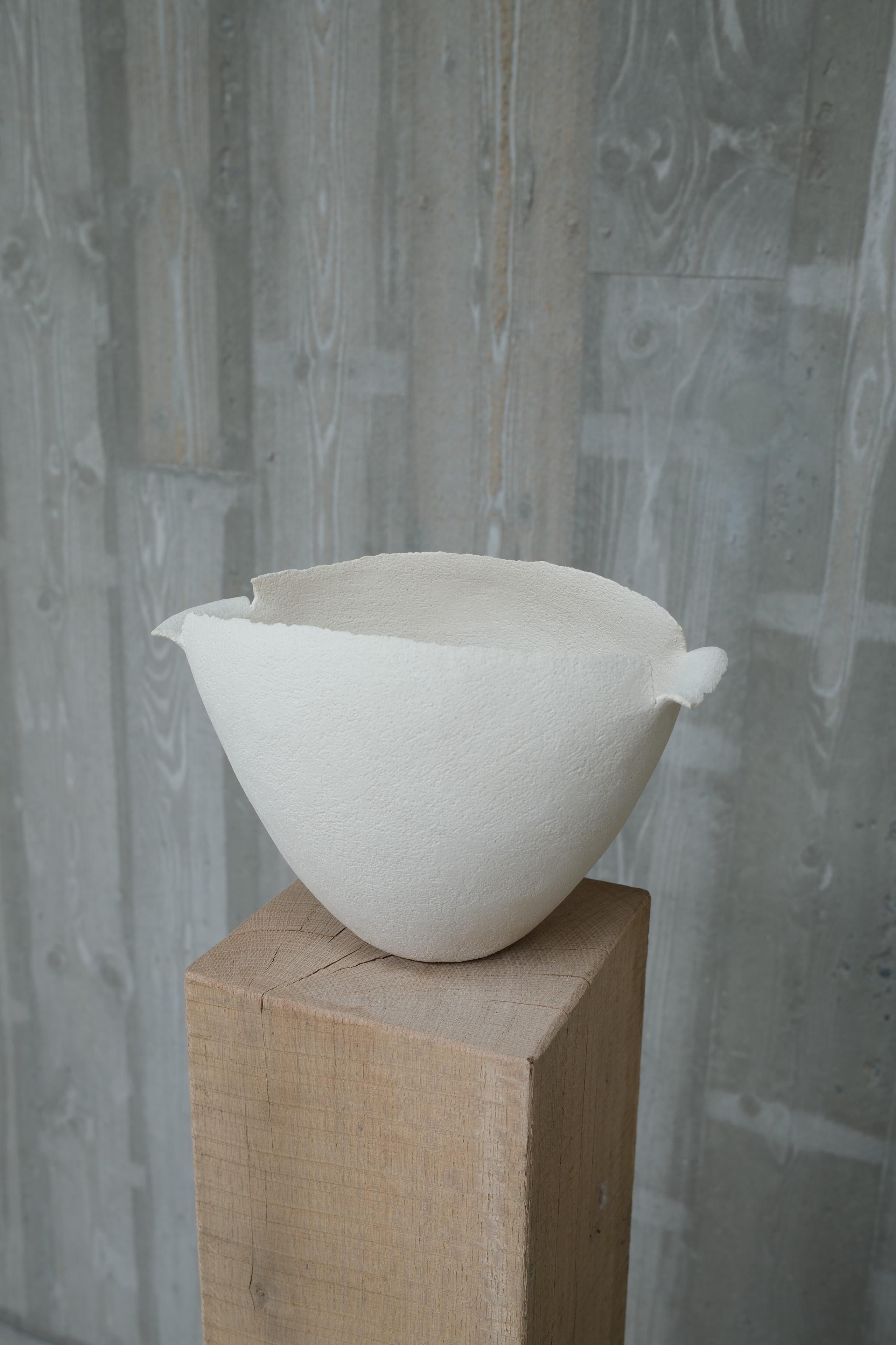 White Ceramic Sculpture with Texture, 2025 - 'Cream bowl' - Laura Pasquino For Sale 16