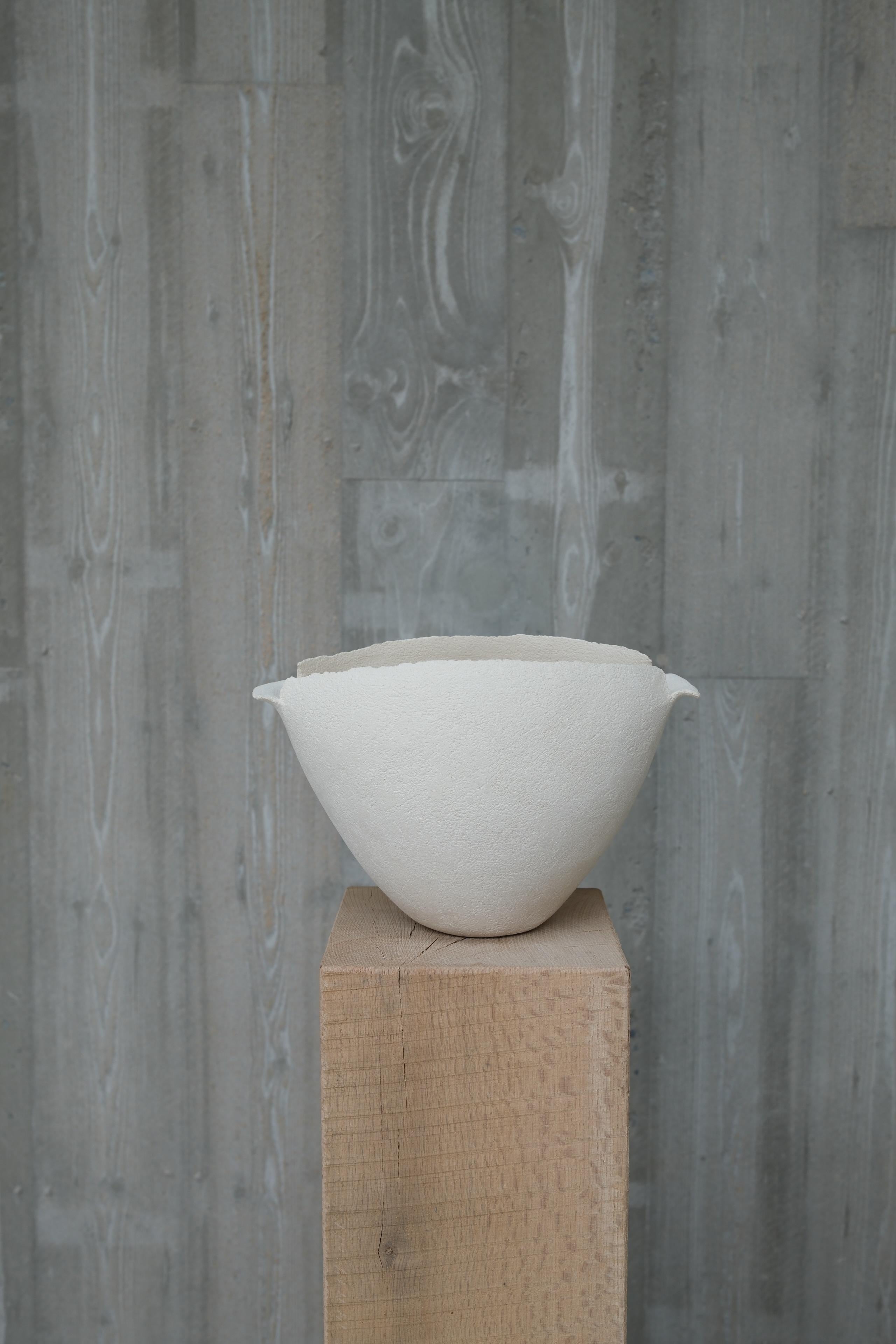 White Ceramic Sculpture with Texture, 2025 - 'Cream bowl' - Laura Pasquino For Sale 17