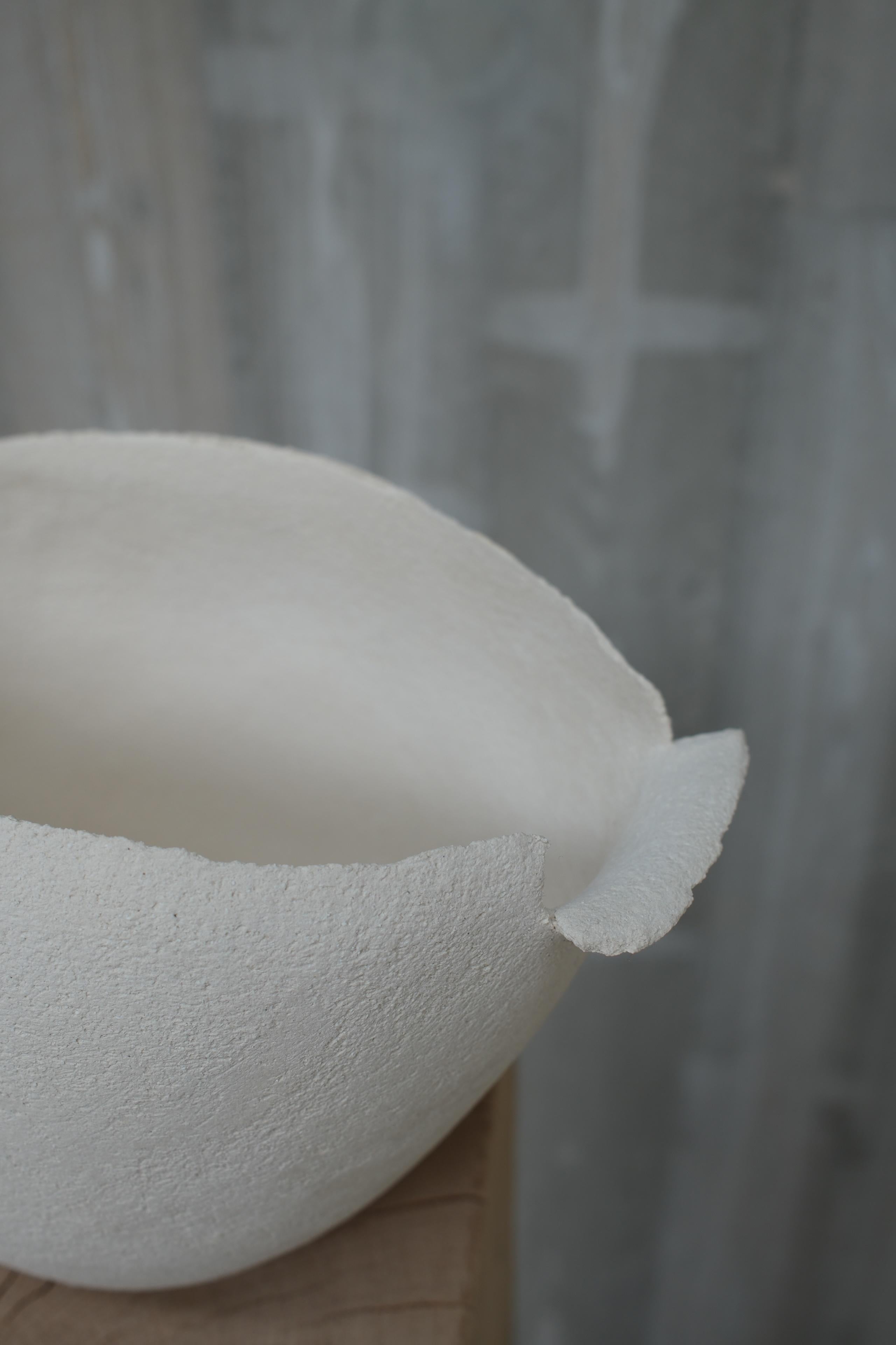 White Ceramic Sculpture with Texture, 2025 - 'Cream bowl' - Laura Pasquino For Sale 18