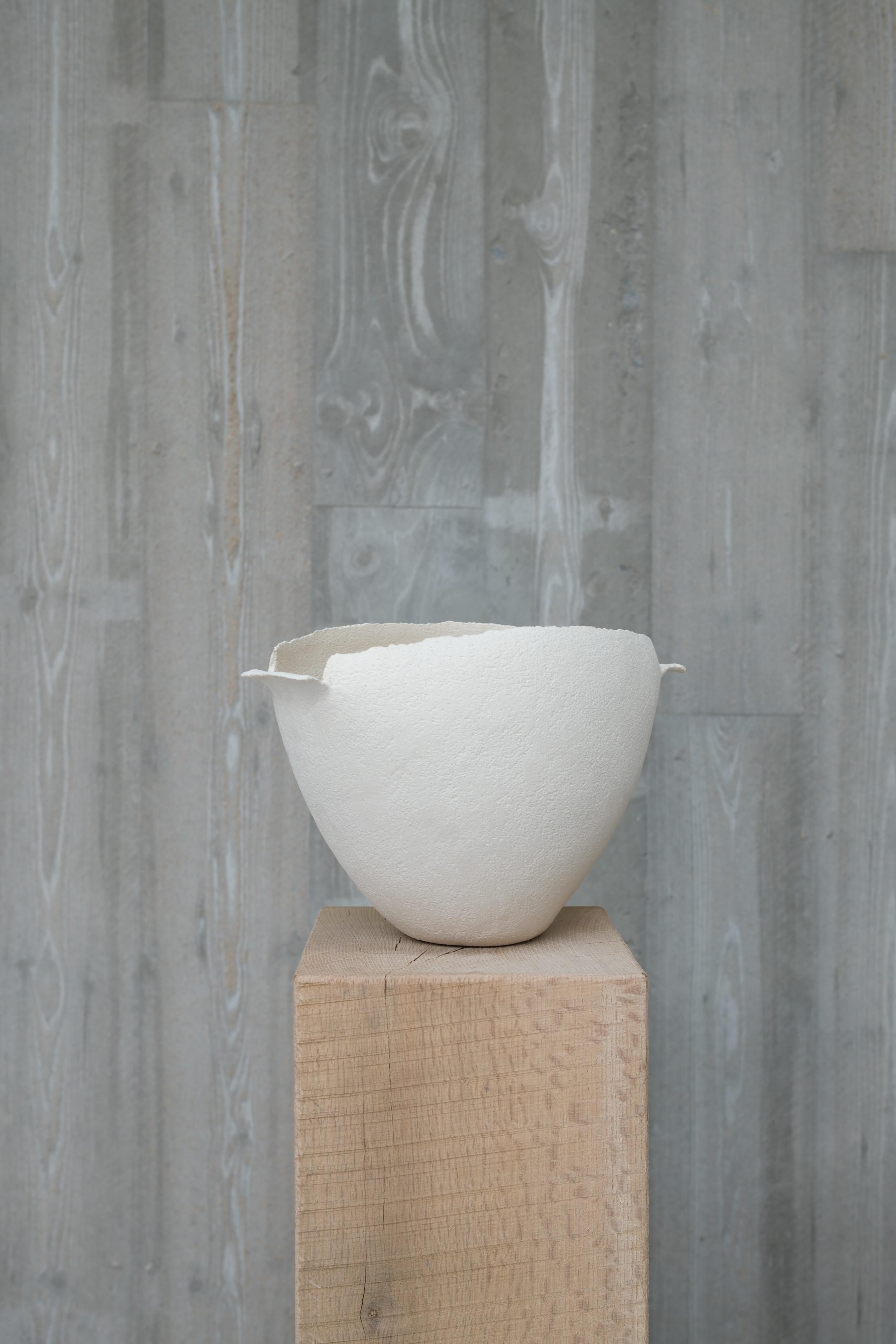 Drawing inspiration from ancient ceramic traditions, including Korean pottery and the Japanese wabi-sabi aesthetic, Laura Pasquino (Grège Gallery) explores the beauty of imperfection and the expressive power of organic forms. "Nest 1", like all her
