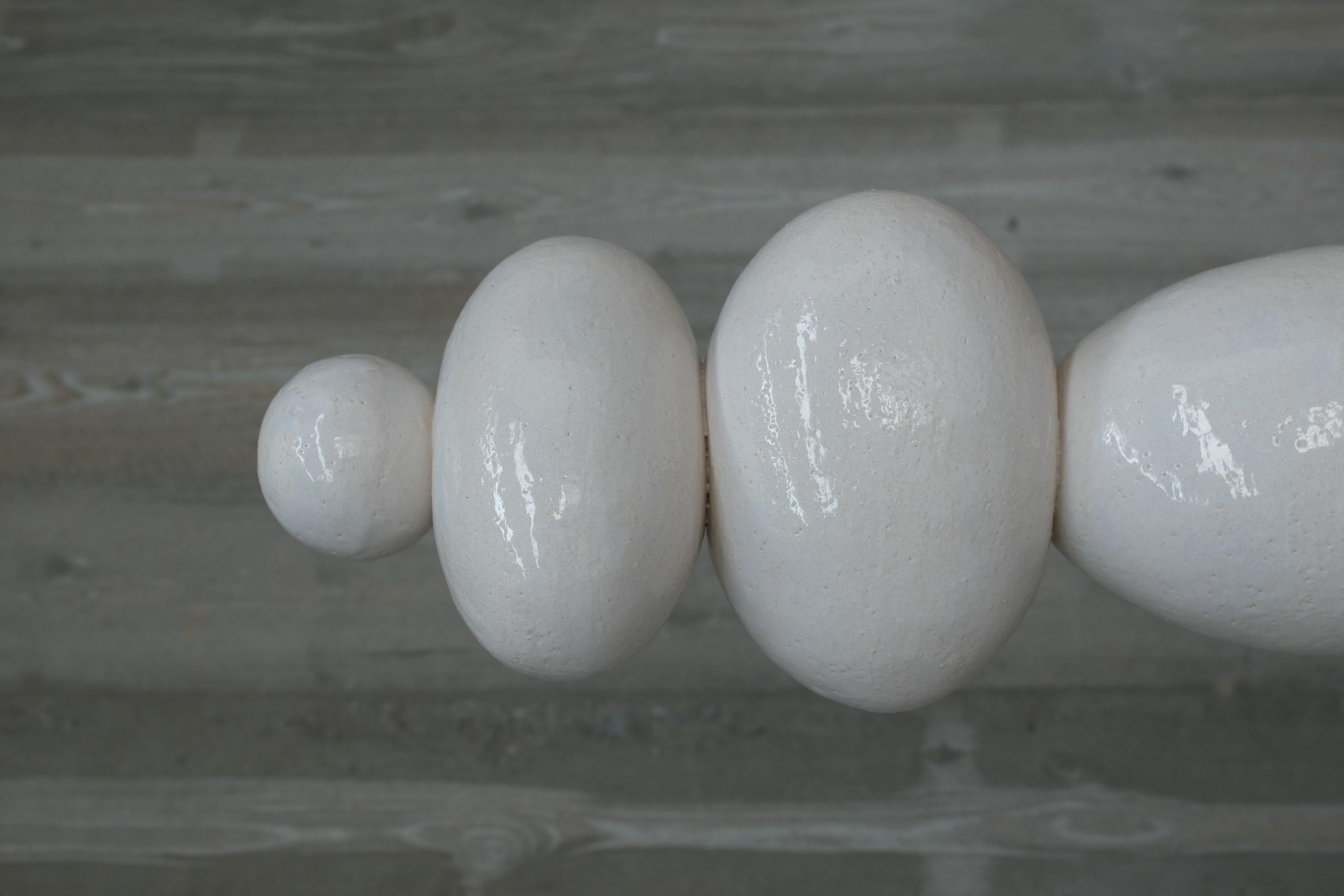Totemic White Ceramic Sculpture — Contemporary European Artist - Laura Pasquino For Sale 17