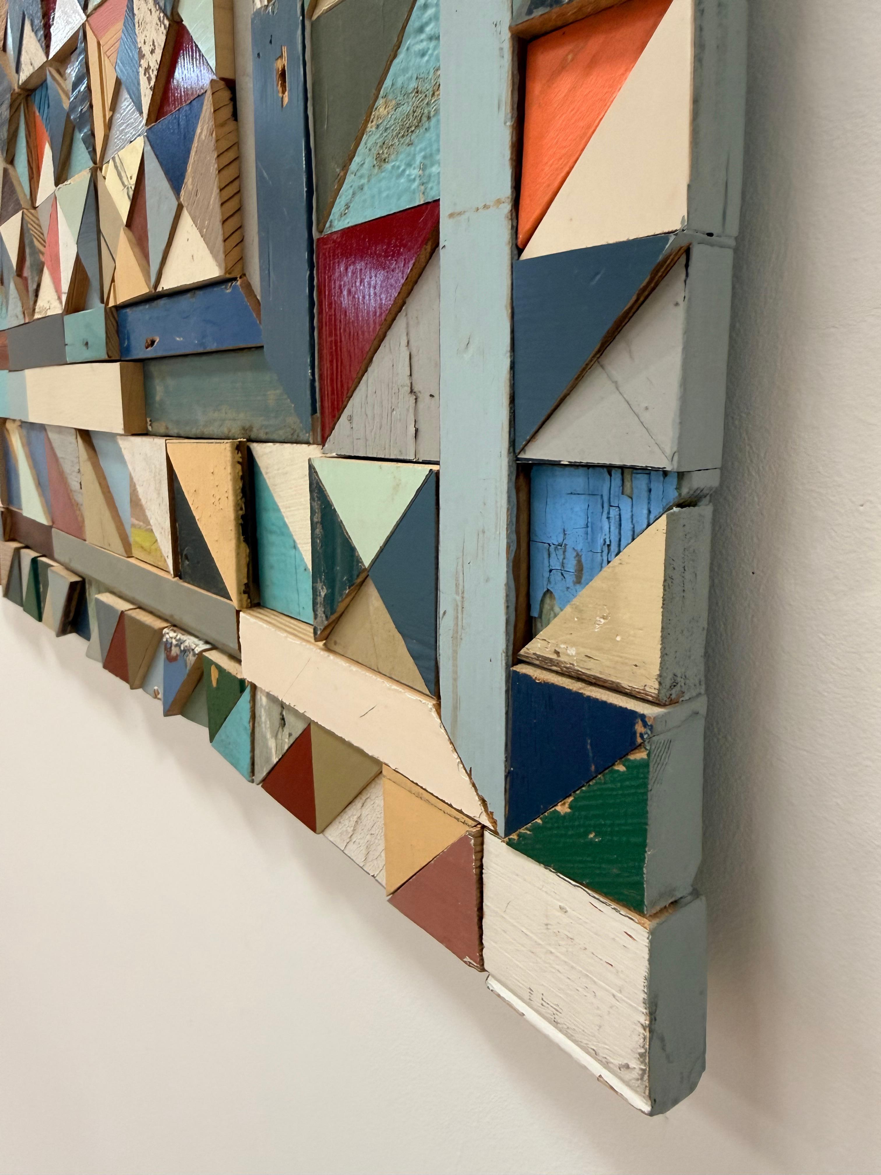 Rounding the Corner - Sculpture murale en bois récupéré, 2023 en vente 12