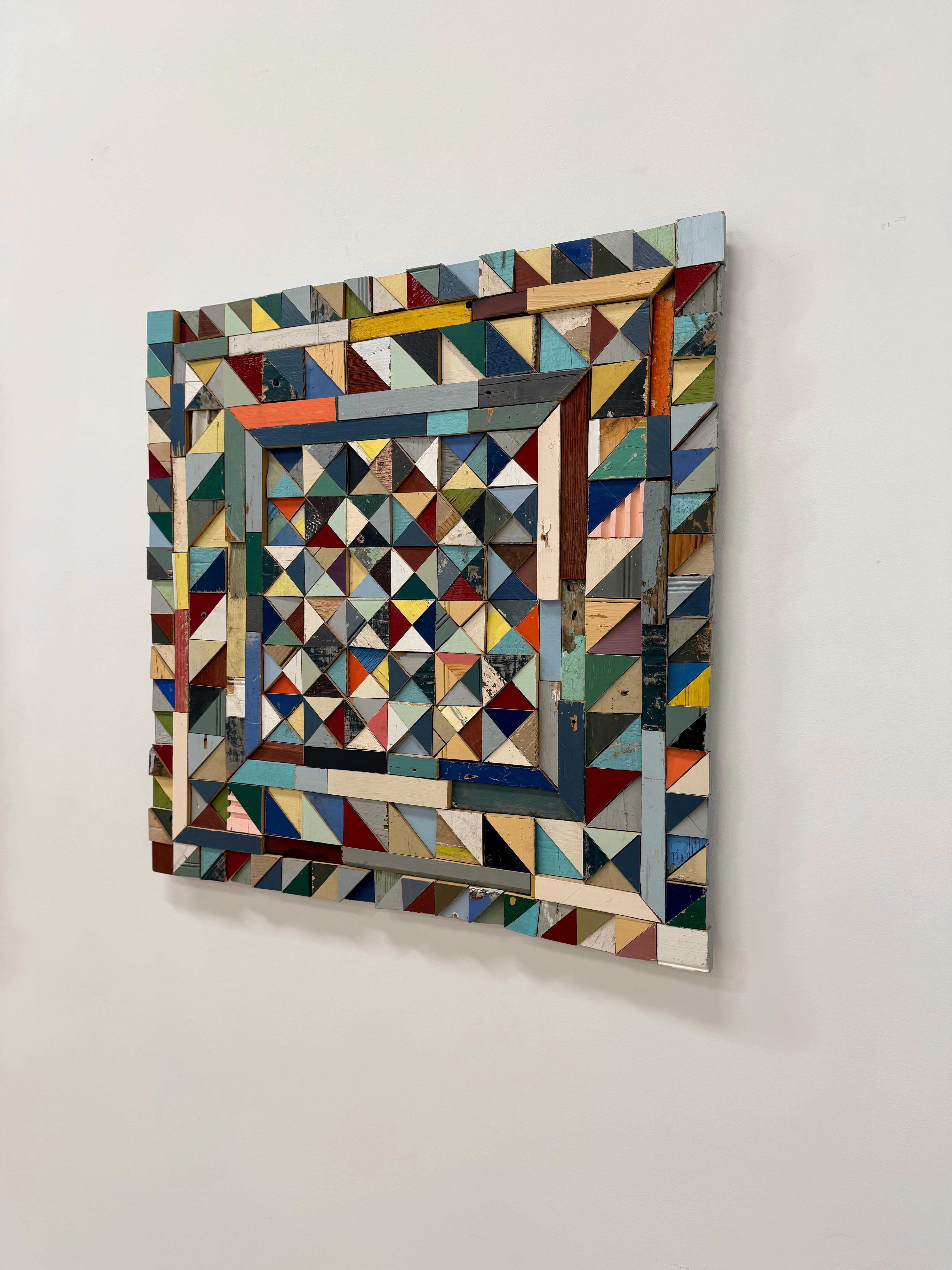 Rounding the Corner - Sculpture murale en bois récupéré, 2023 en vente 14