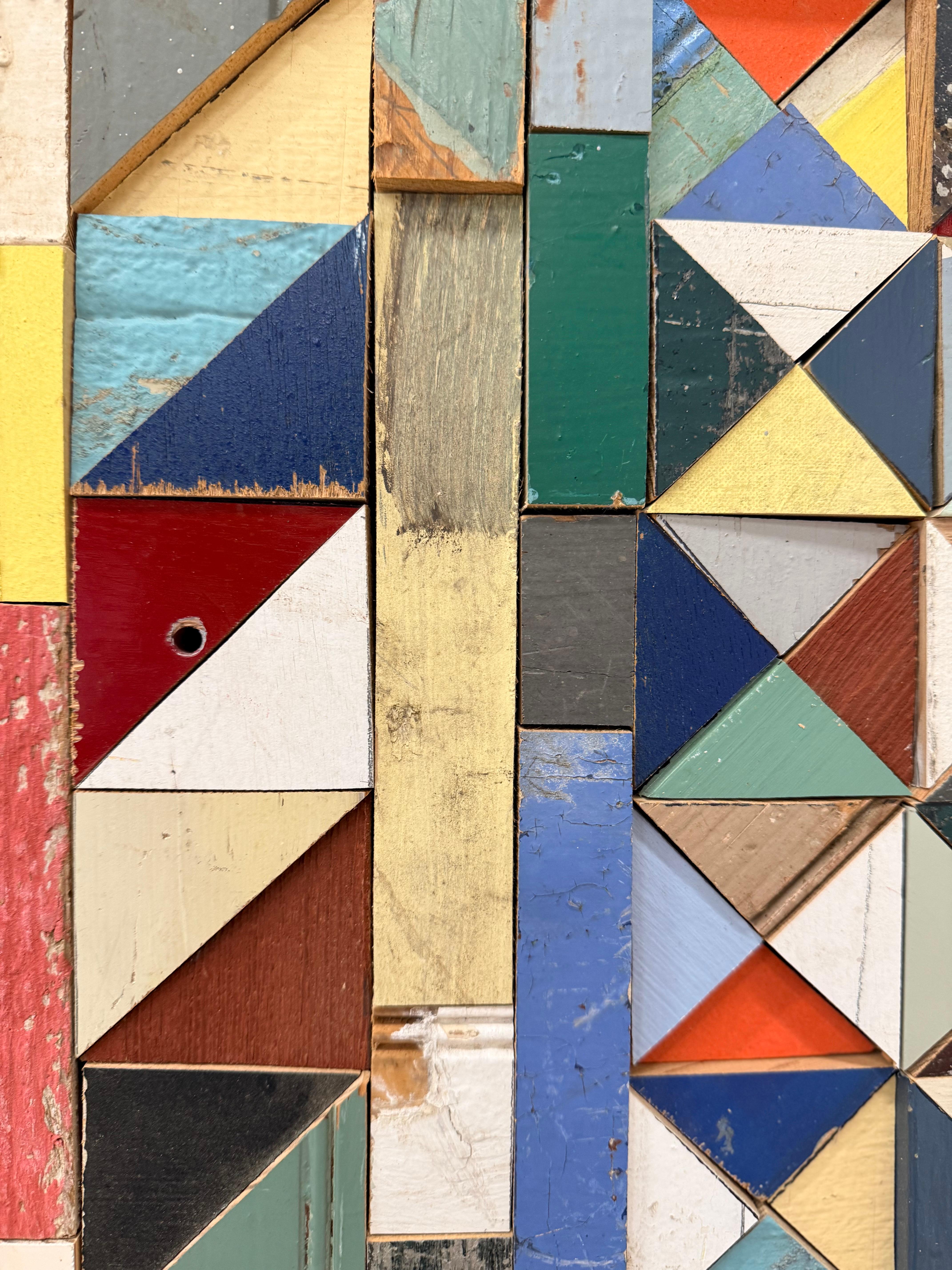 Rounding the Corner - Sculpture murale en bois récupéré, 2023 en vente 3