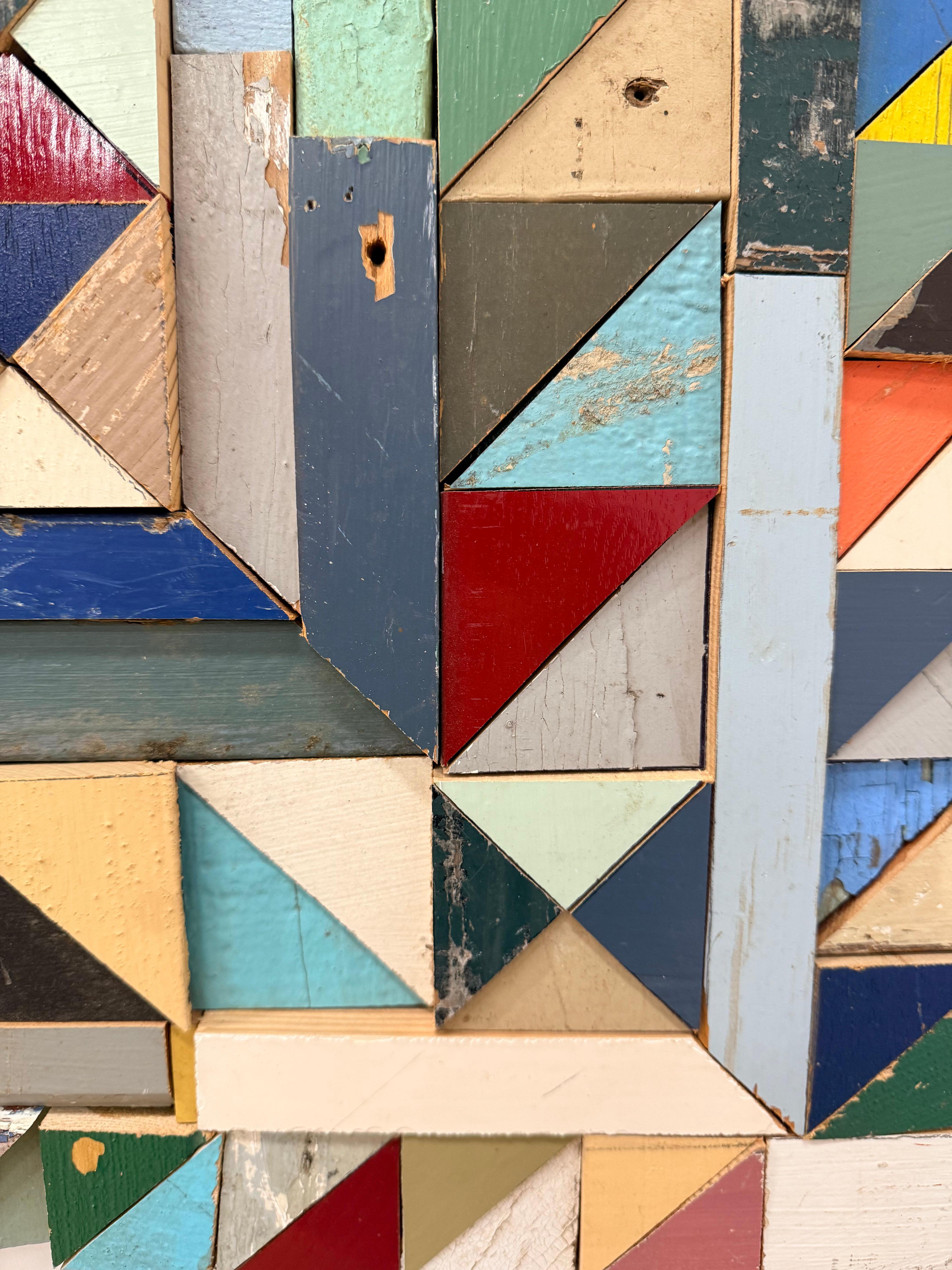 Rounding the Corner - Sculpture murale en bois récupéré, 2023 en vente 4