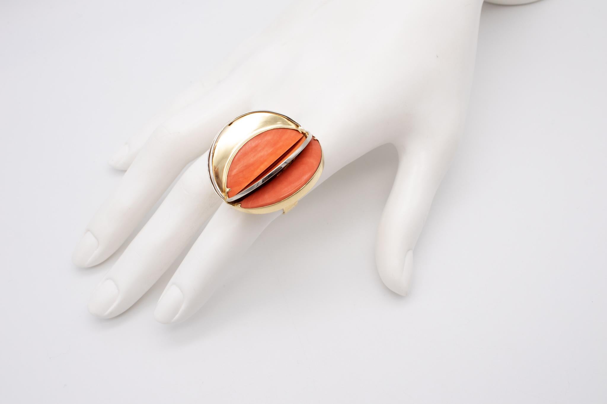 Cabochon Laura Rivalta 1977 Italy Geometric Sculptural OP Art Ring 18Kt Gold With Coral For Sale