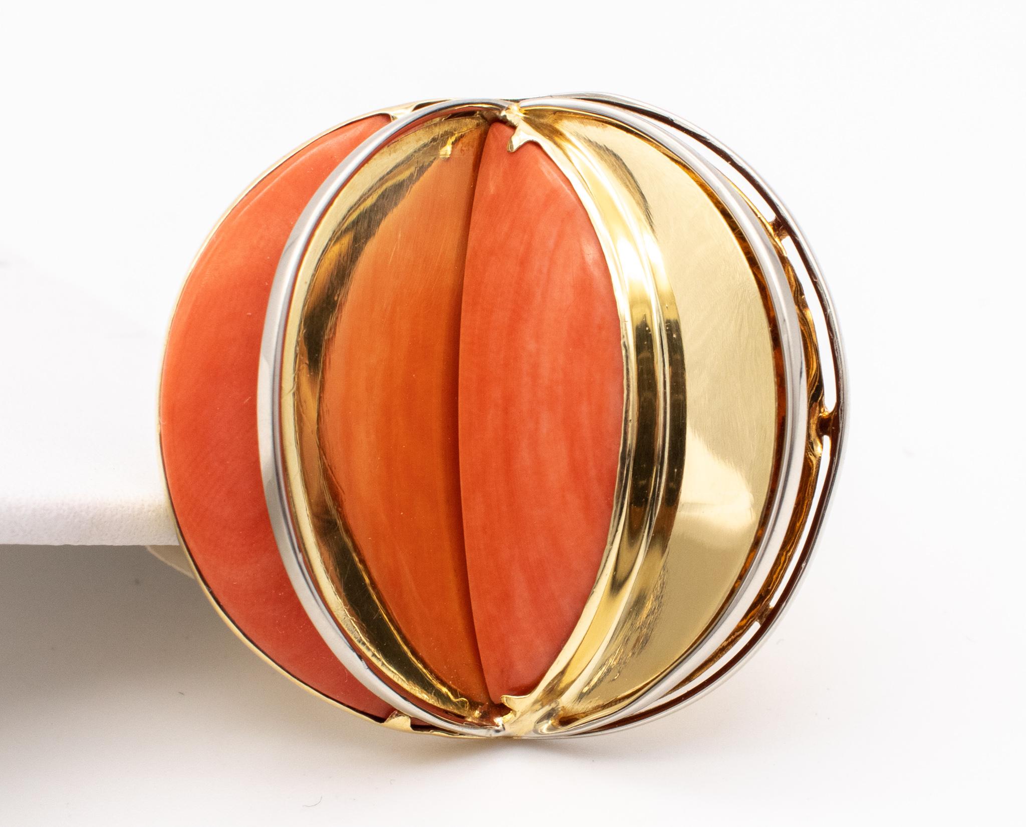 Laura Rivalta 1977 Italy Geometric Sculptural OP Art Ring 18Kt Gold With Coral For Sale 1
