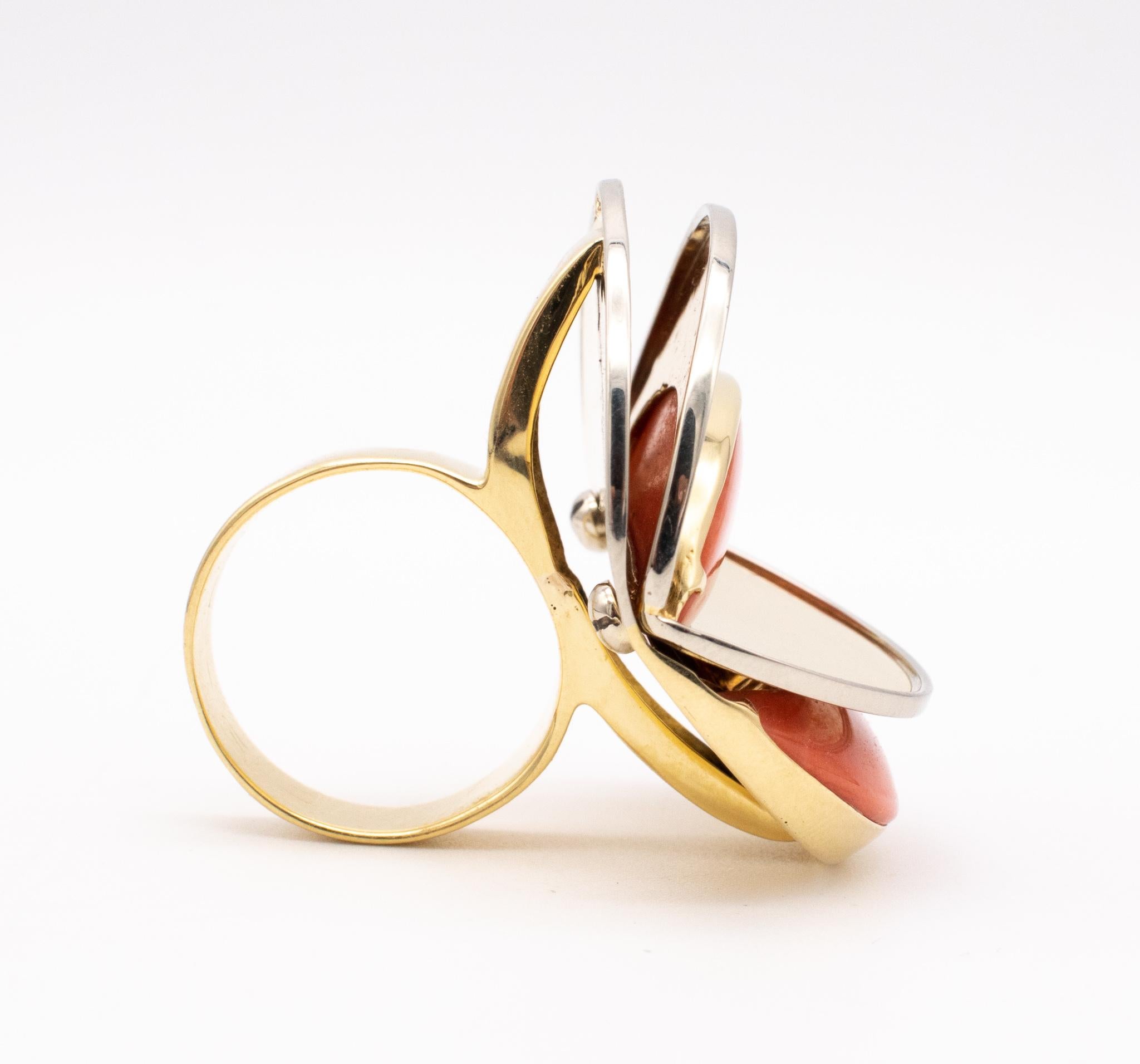Laura Rivalta 1977 Italy Geometric Sculptural OP Art Ring 18Kt Gold With Coral For Sale 2