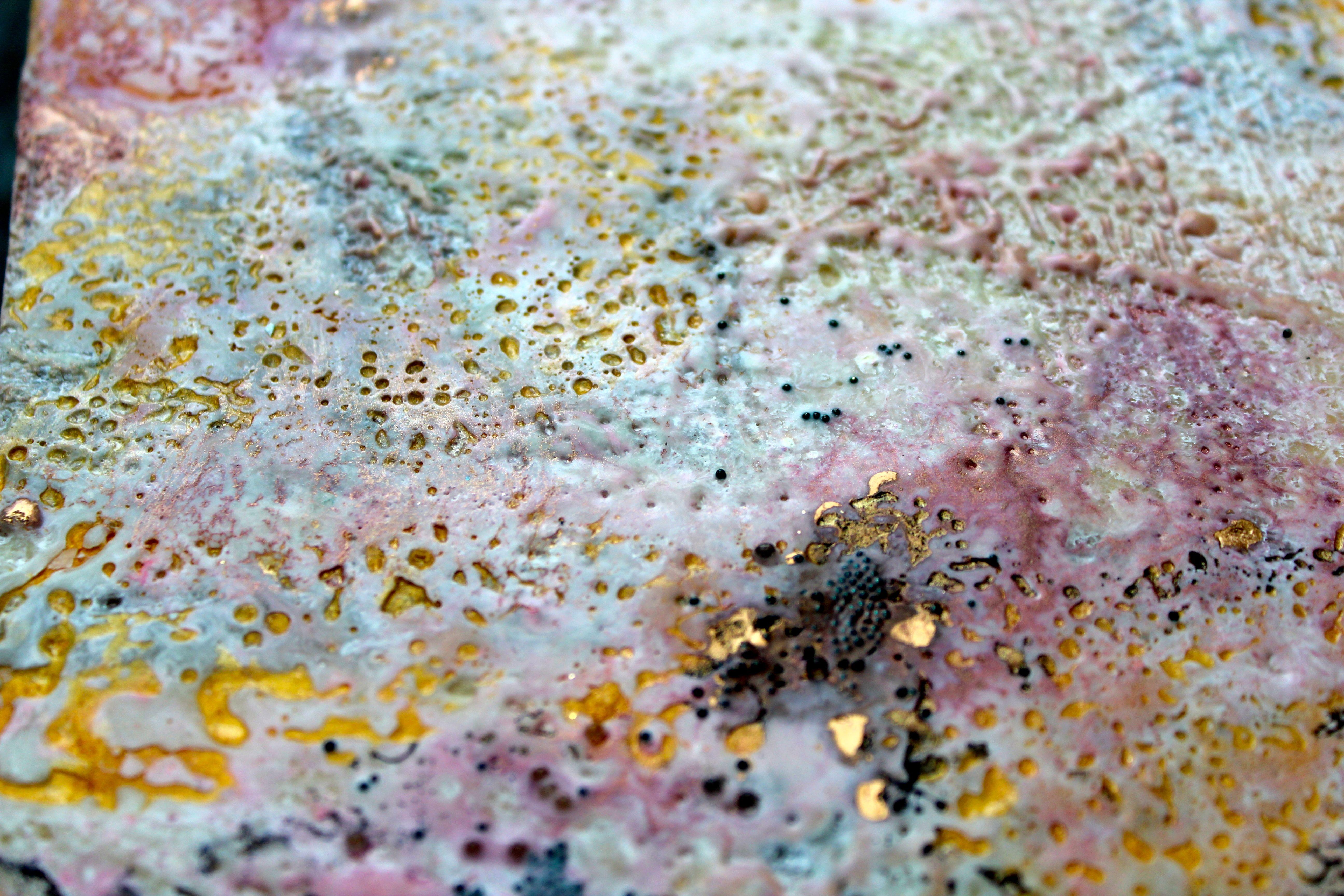 Pesca ad encausto, Pittura, Olio su pannello di Wood - Painting di Laura Spring