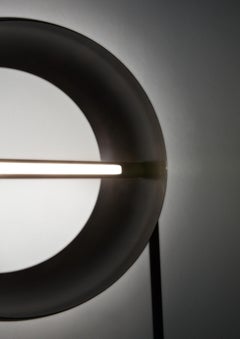 Lámpara de pie Cenere Laurameroni "Globe" regulable de hierro negro de E. Colzani