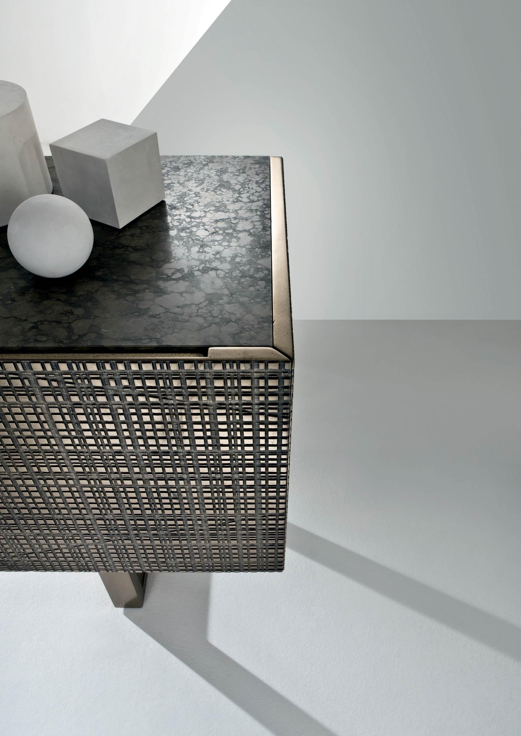 Laurameroni „Maxima“ Sideboard aus Zinn liquidem Metall und Marmor von Bartoli Design (Moderne) im Angebot