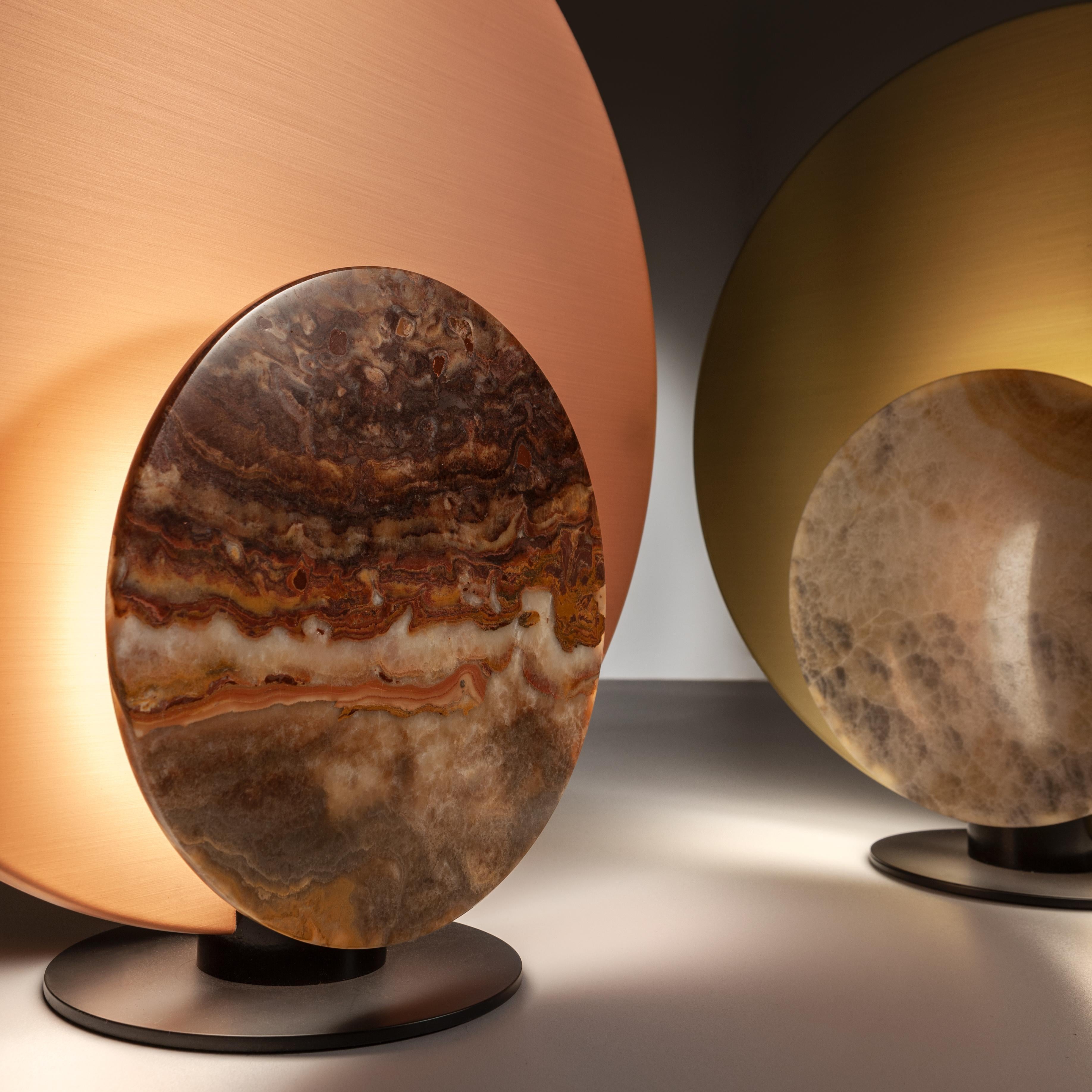 Moderne Laurameroni-Tischlampe „Clis“ aus maßgefertigten Materialien im Zustand „Neu“ im Angebot in Monza, IT