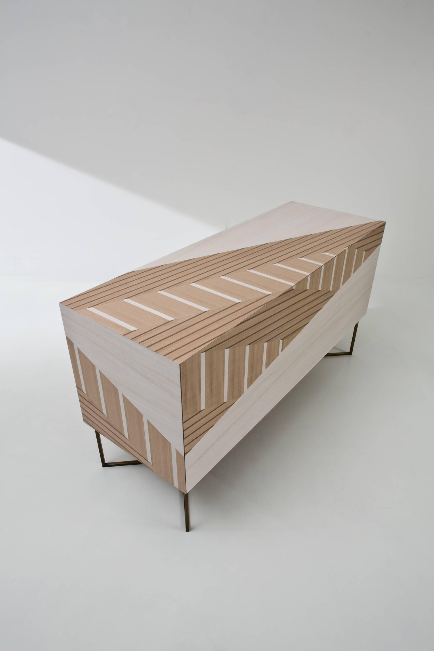 Laurameroni „Twill“ Sideboard mit Intarsien von Bartoli Design, limitierte Auflage (Holz) im Angebot