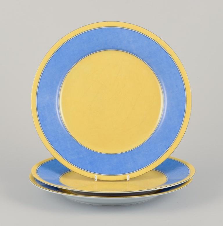 Laure Japy, París / Limoges, Francia. Tres platos de porcelana. Años 70/80. en venta