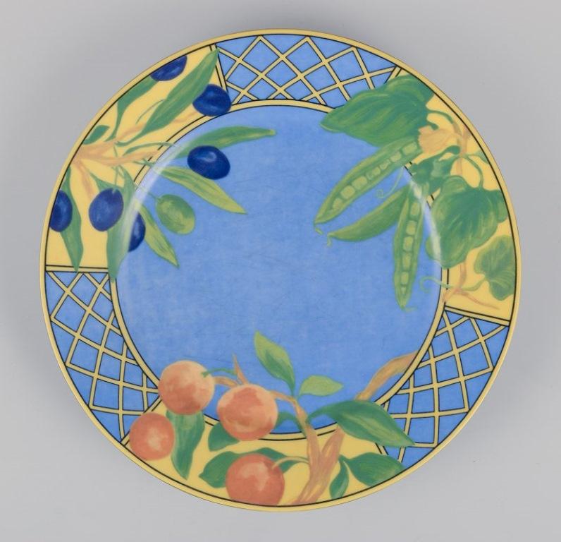 Francese Laure Japy, Parigi / Limoges, Francia. Due piatti di porcellana. Motivo della frutta. in vendita